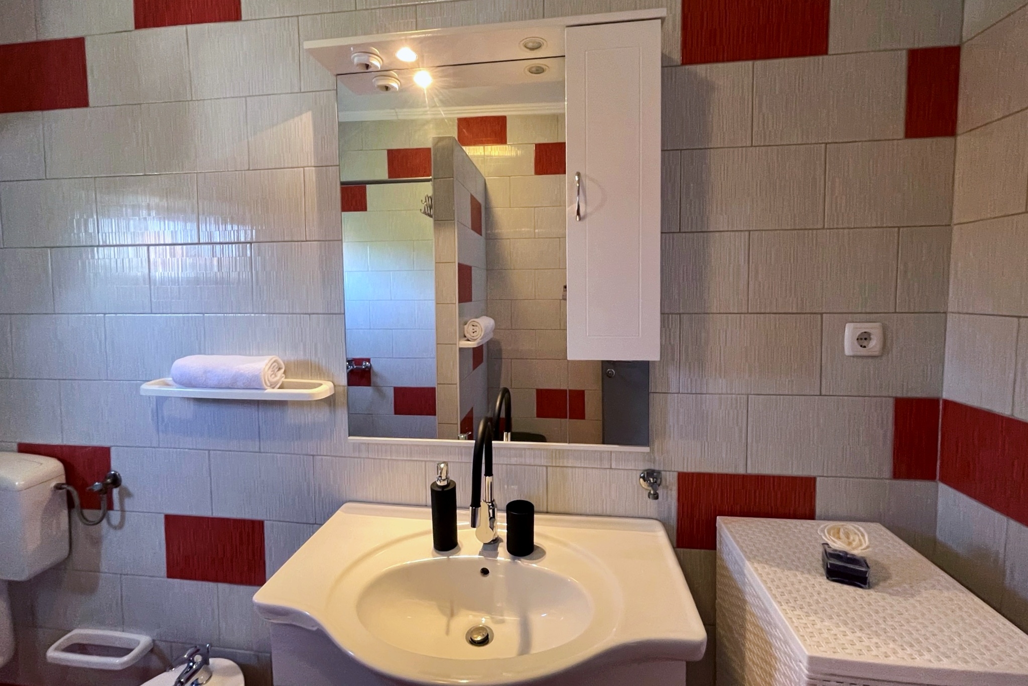 Three bedroom apartment with terrace and sea view Polje, Krk  A-c