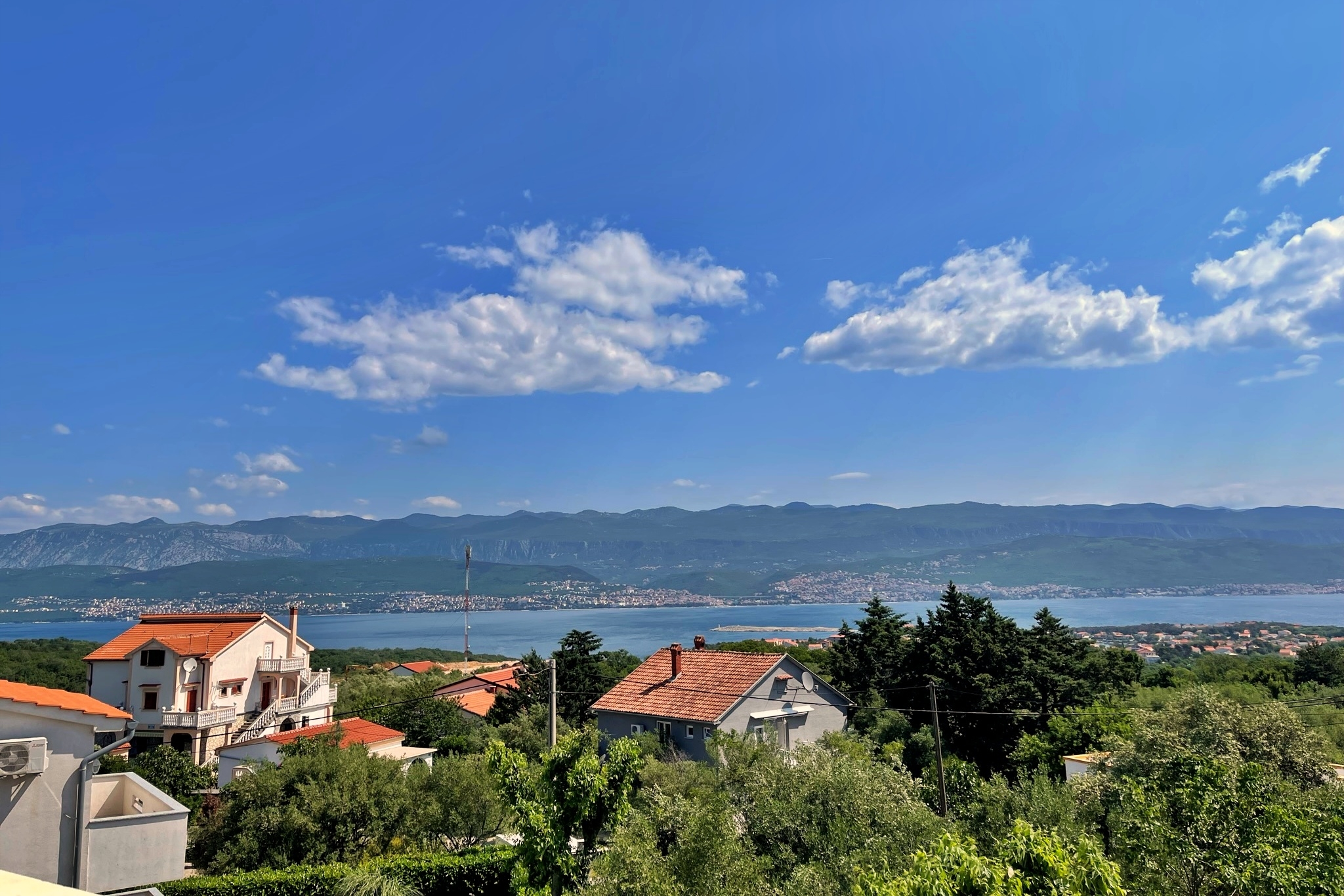 Three bedroom apartment with terrace and sea view Polje, Krk  A-c