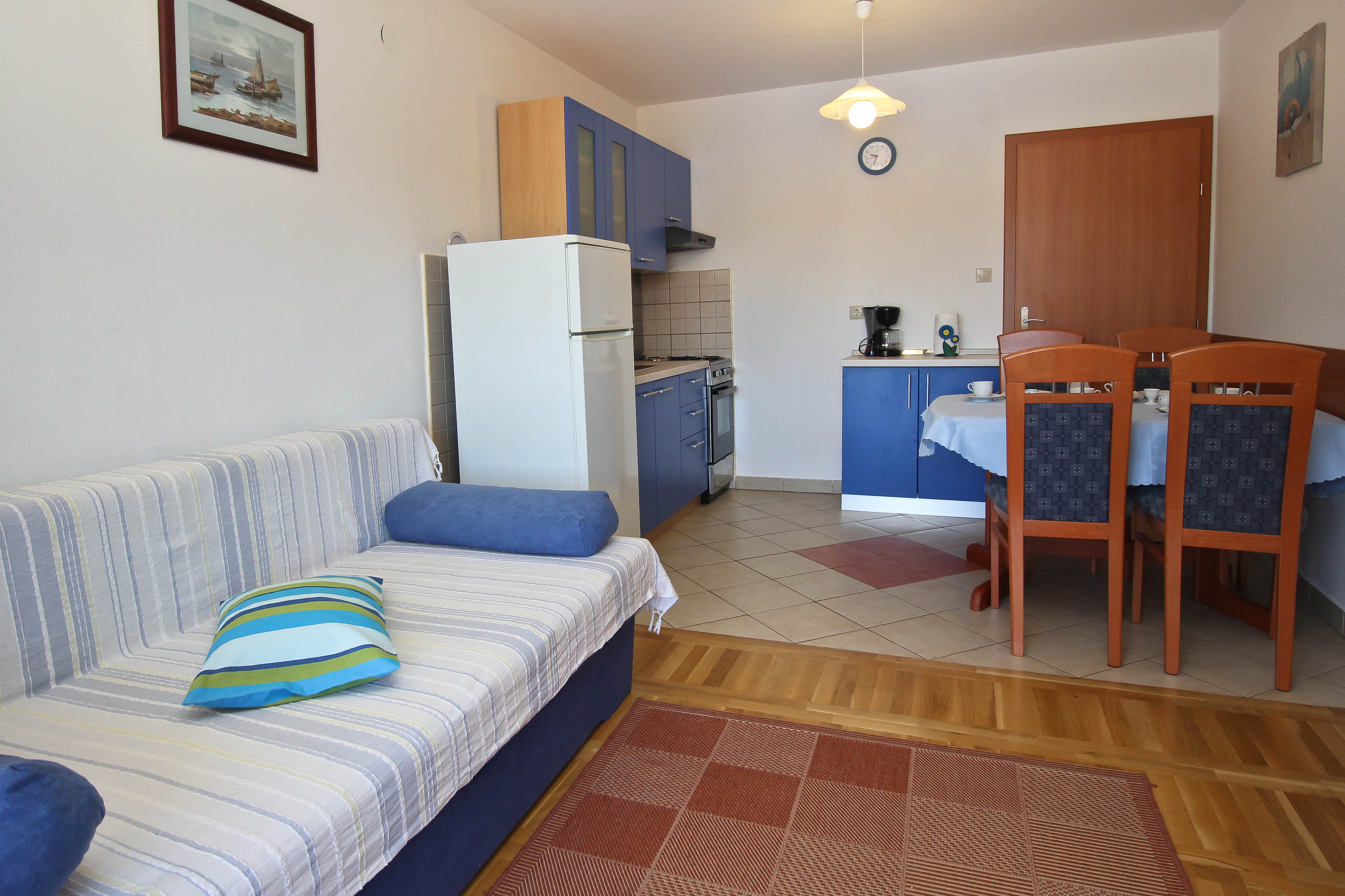 One bedroom apartment near beach Šilo, Krk (A-18670-a) One bedroom apartment near beach Šilo, Krk (A-18670-a)