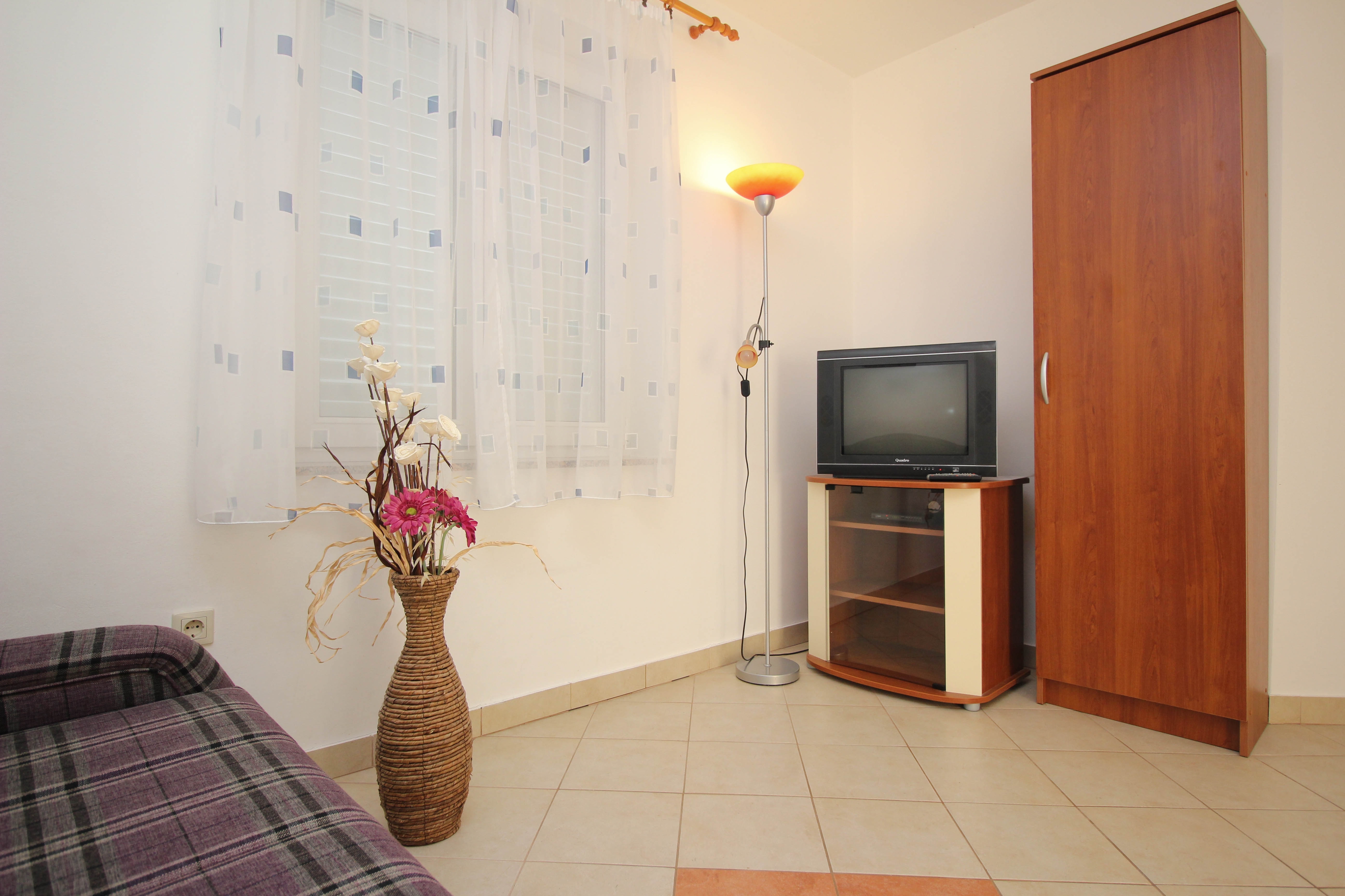 One bedroom apartment near beach Šilo, Krk (A-18670-b) One bedroom apartment near beach Šilo, Krk (A-18670-b)