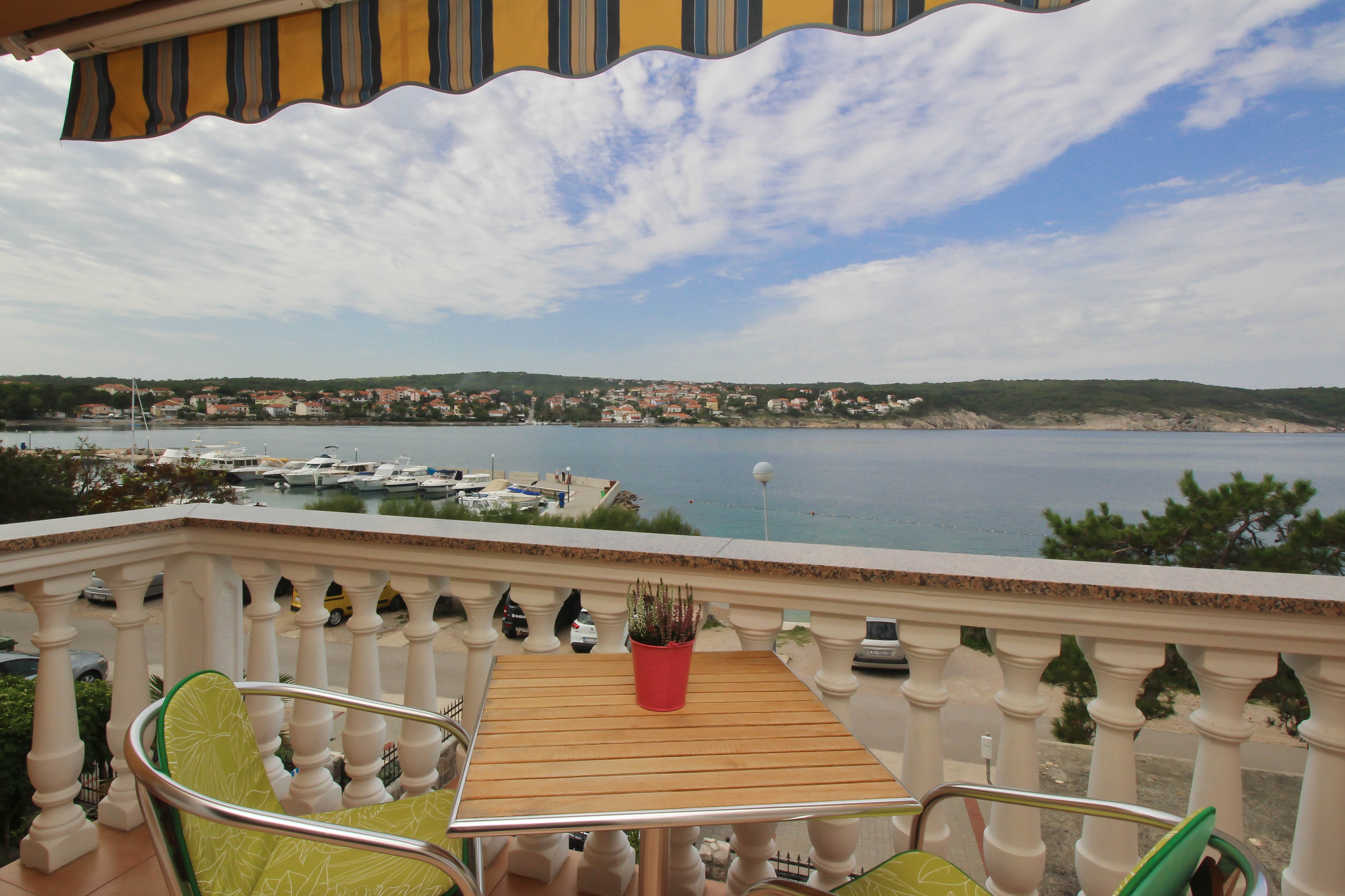 One bedroom apartment near beach Šilo, Krk  A-c