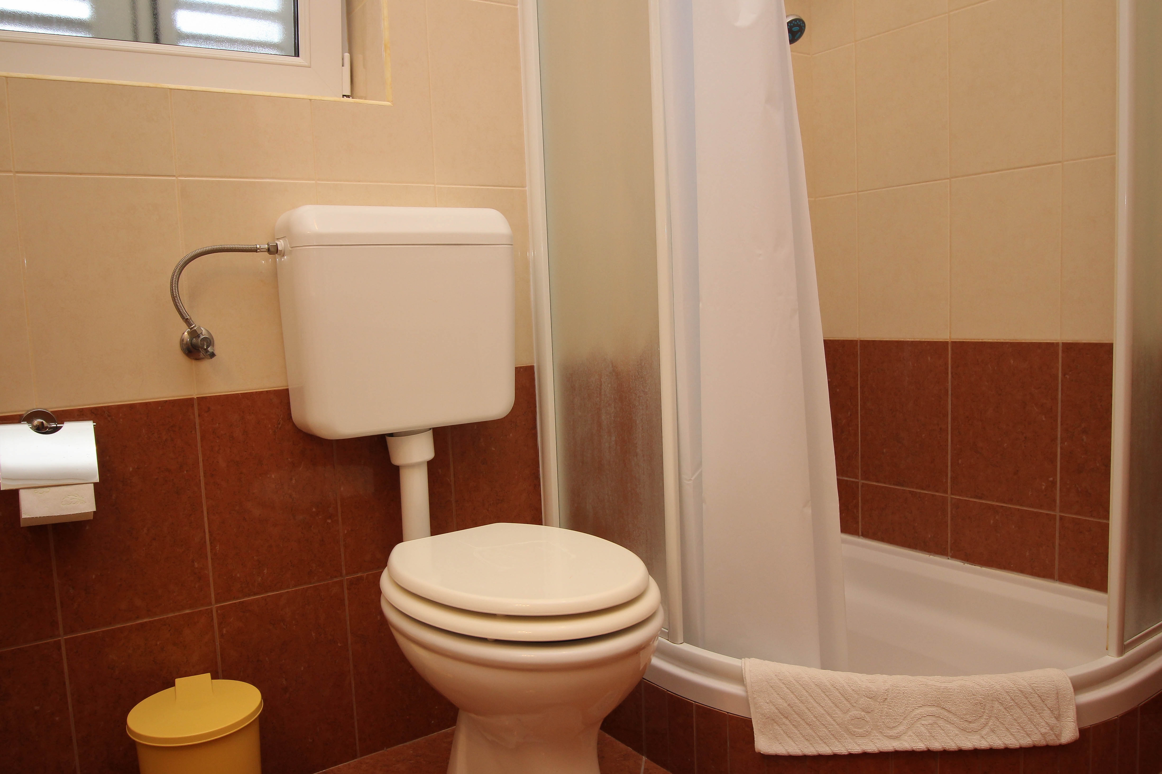 One bedroom apartment near beach Šilo, Krk  A-d