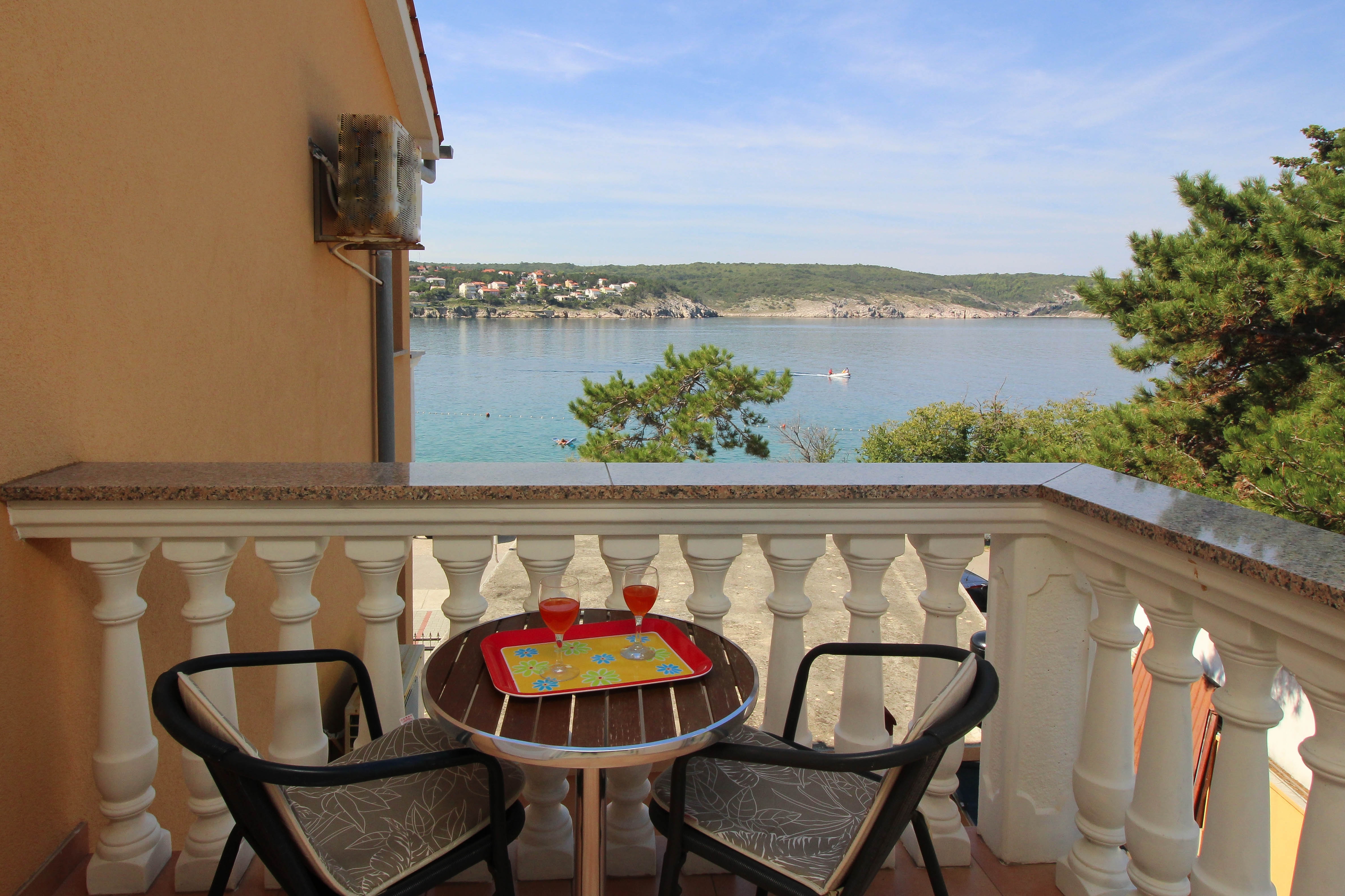 One bedroom apartment near beach Šilo, Krk (A-18670-d) One bedroom apartment near beach Šilo, Krk (A-18670-d)