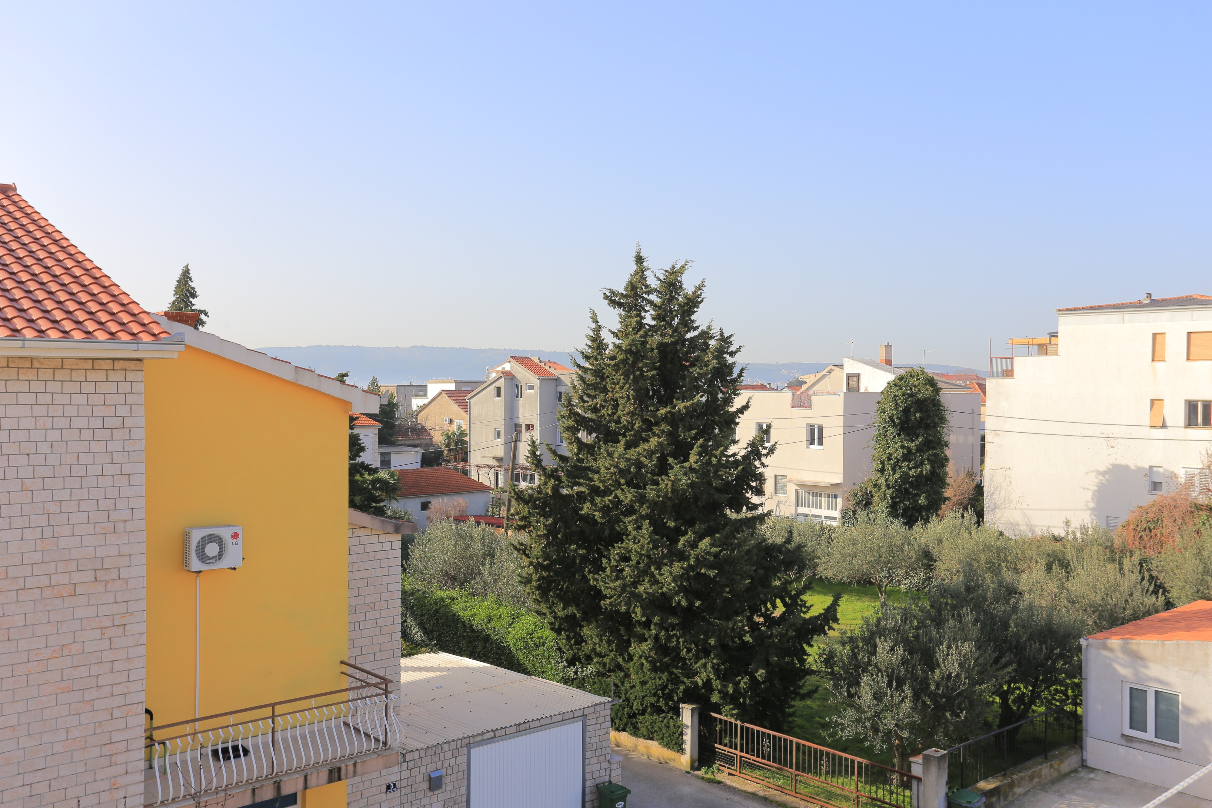 One bedroom apartment with balcony Kaštel Štafilić, Kaštela  A-a