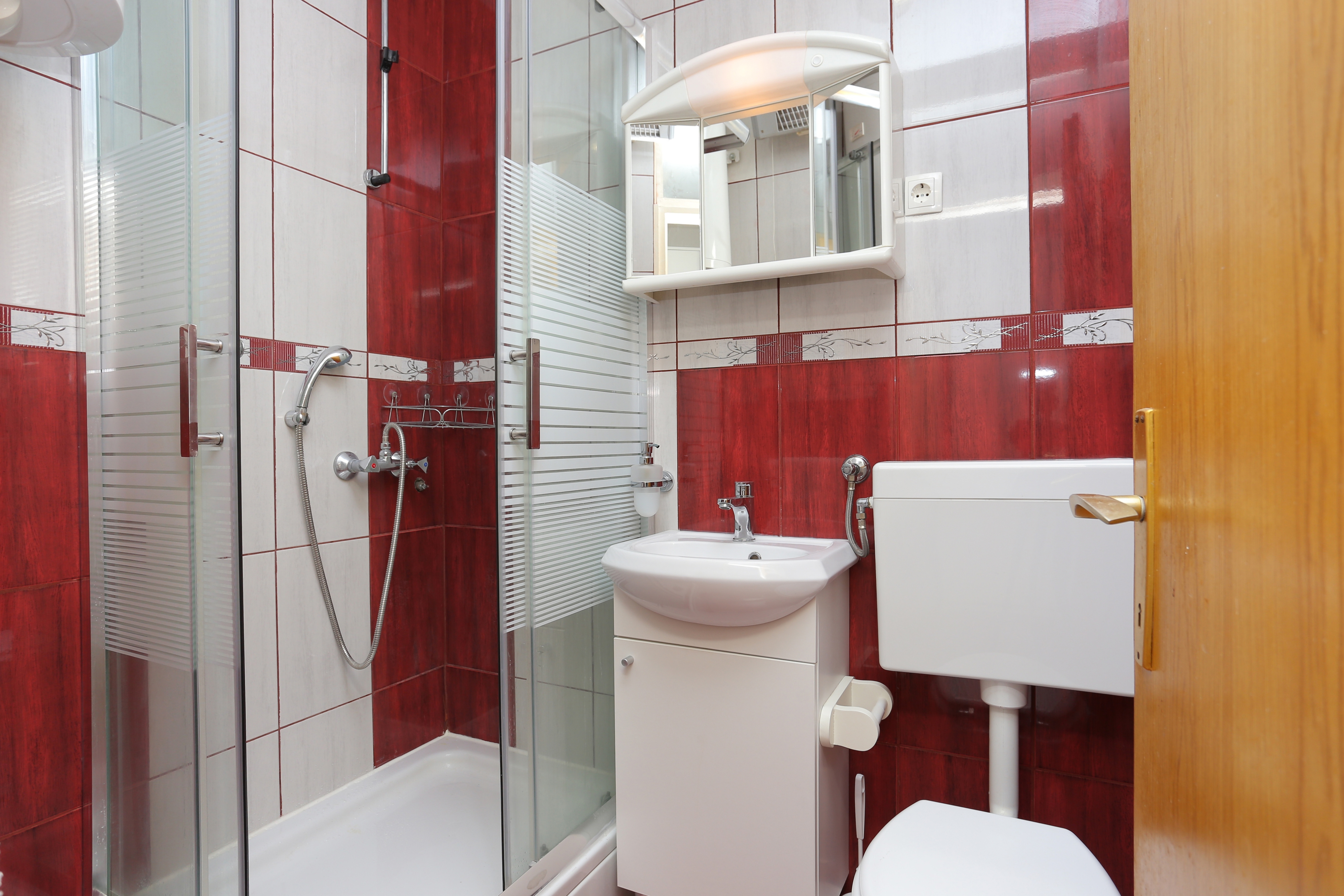 One bedroom apartment with balcony and sea view Kaštel Štafilić, Kaštela  A-b