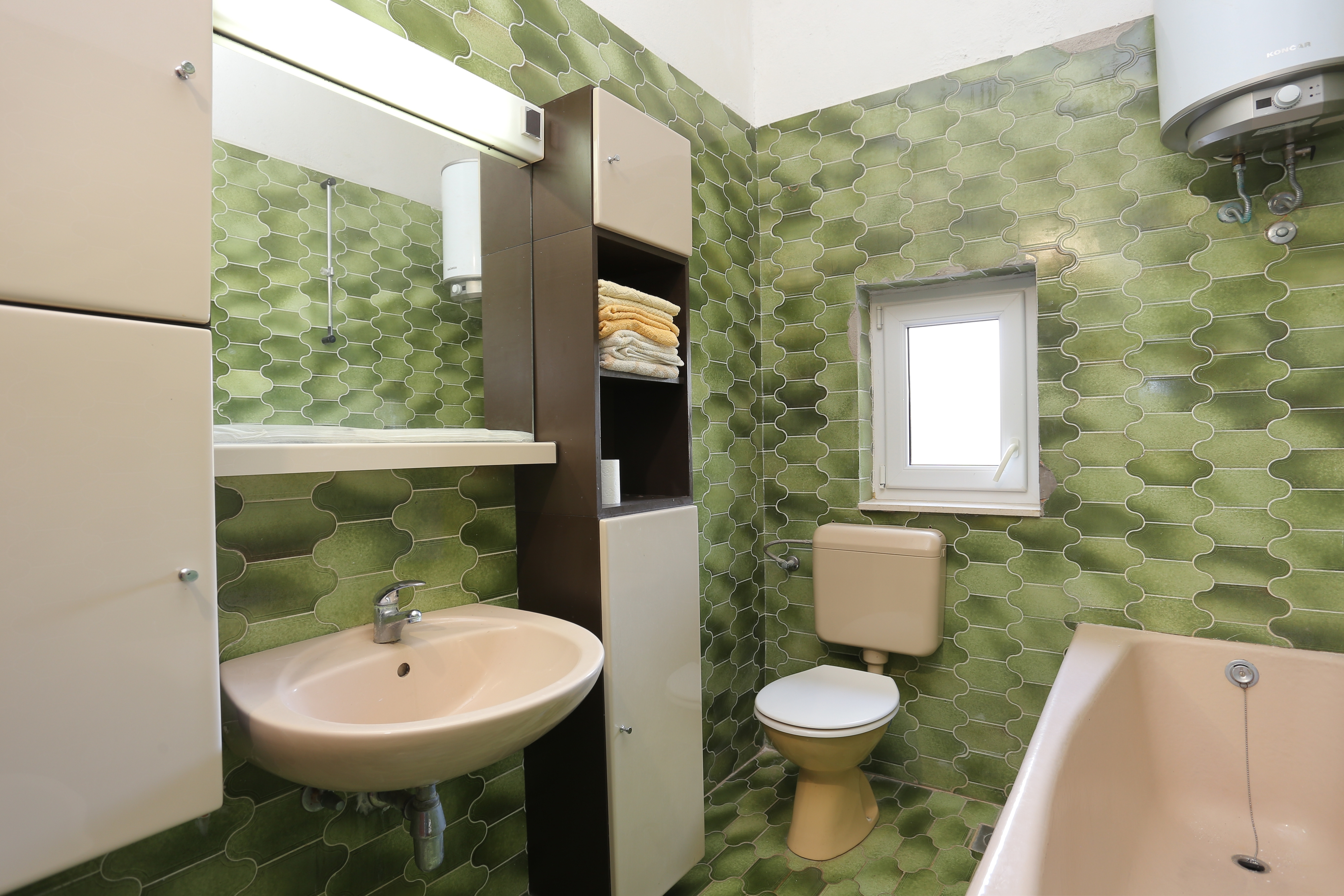 Three bedroom apartment near beach Vinišće, Trogir  A-a