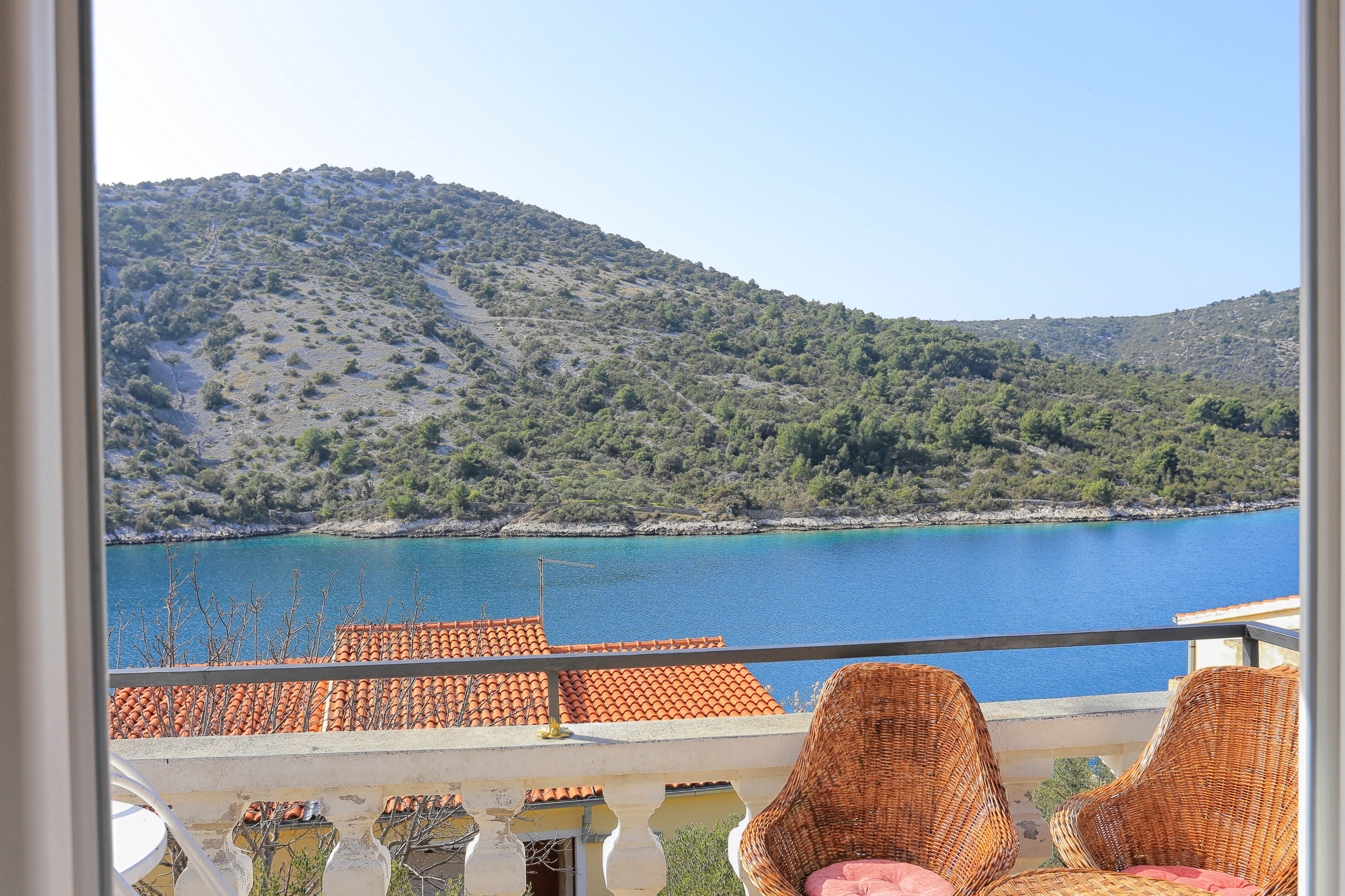 Three bedroom apartment near beach Vinišće, Trogir  A-a
