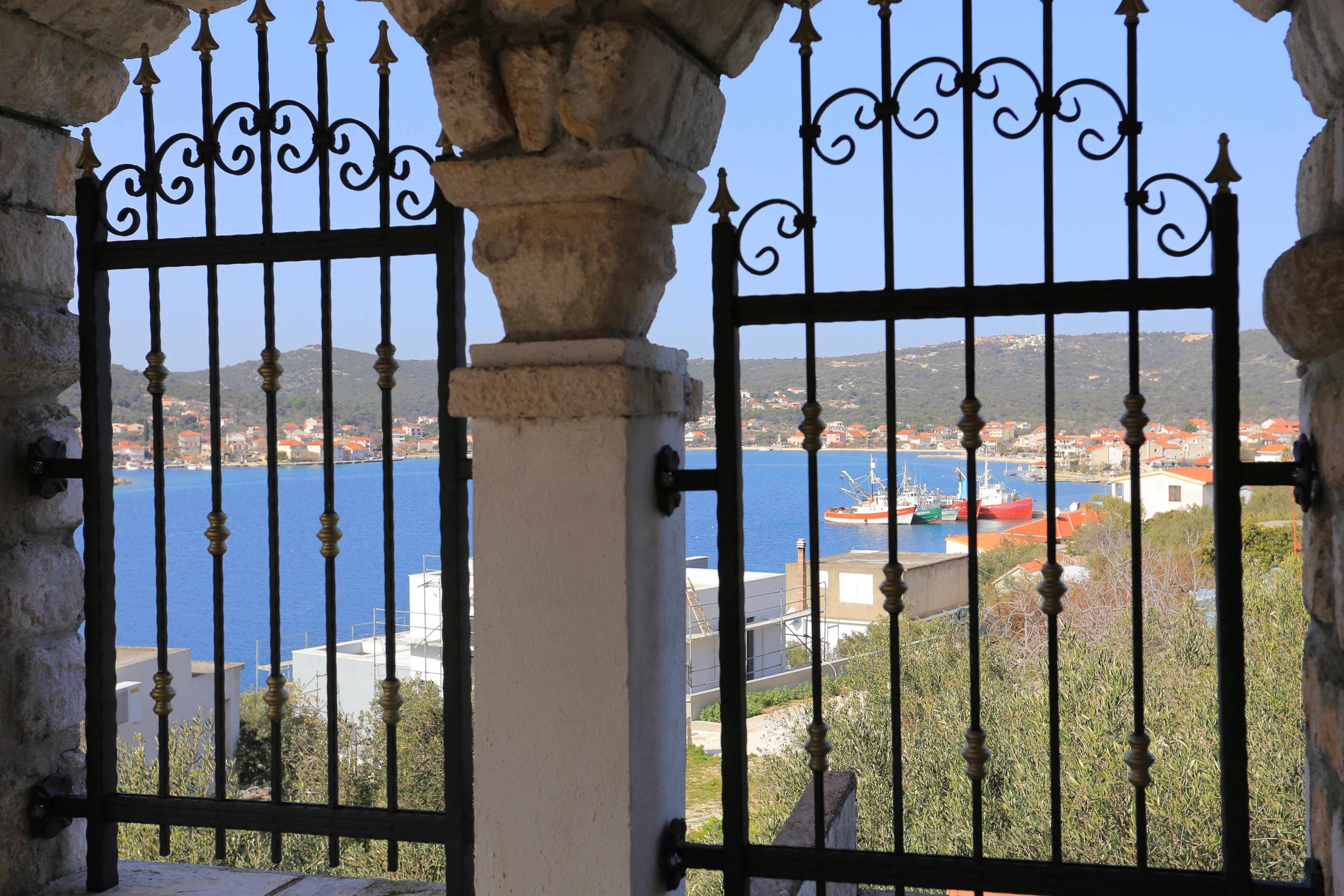 Three bedroom apartment near beach Vinišće, Trogir  A-a