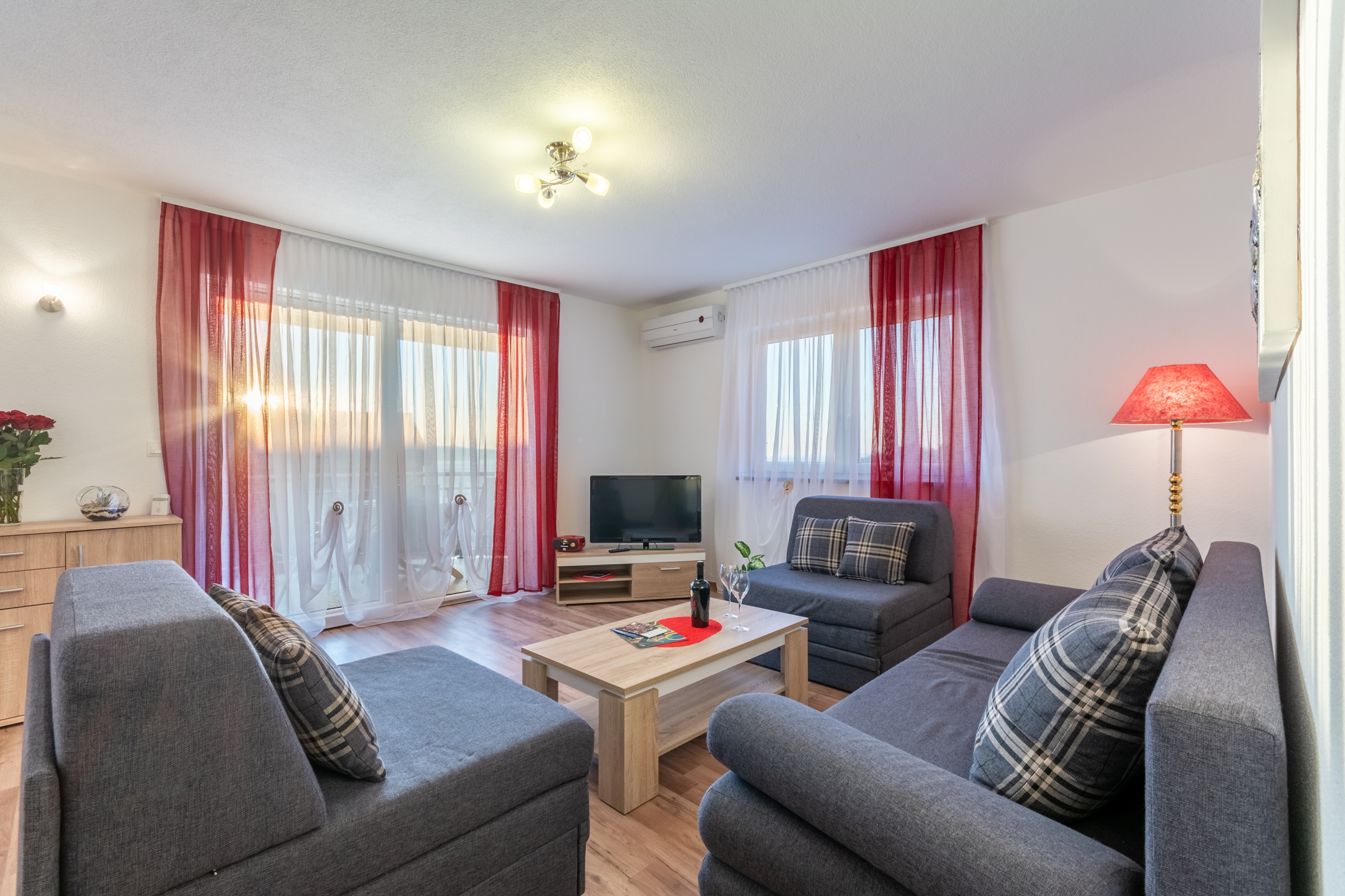 Two bedroom apartment with terrace and sea view Stanići, Omiš (A-18676-a)