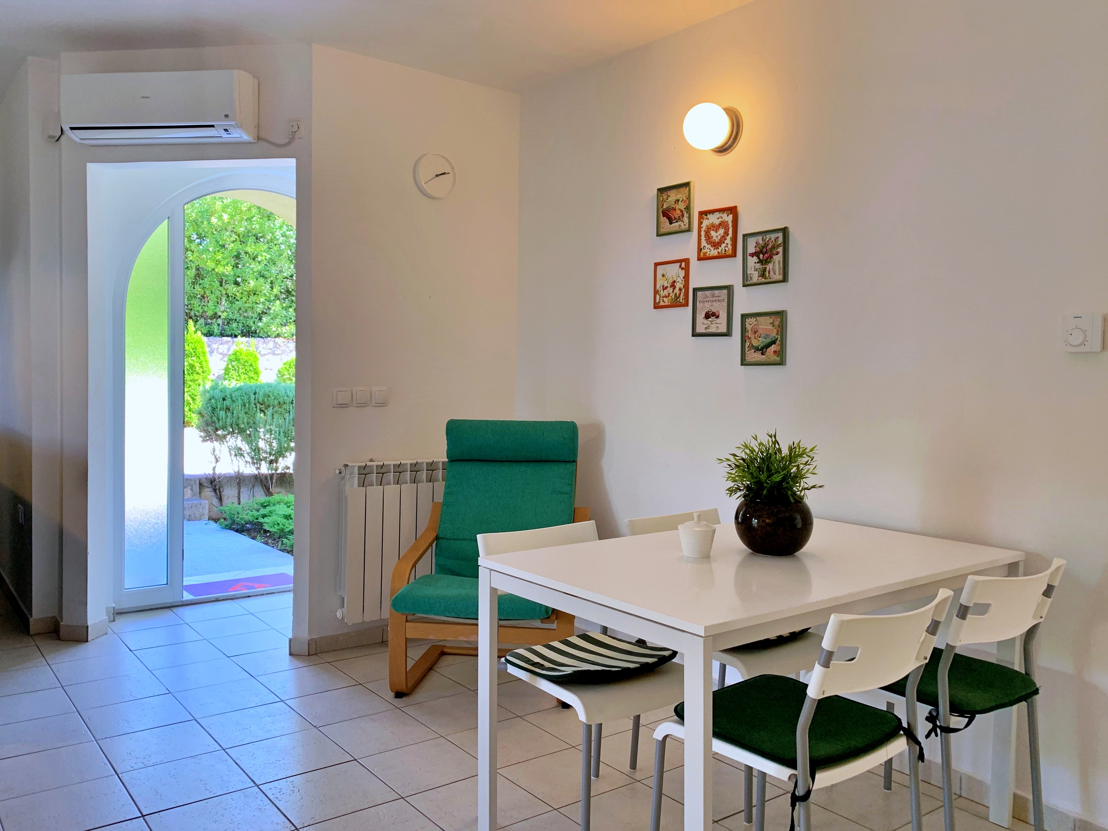 One bedroom apartment with terrace Šilo, Krk  A-a
