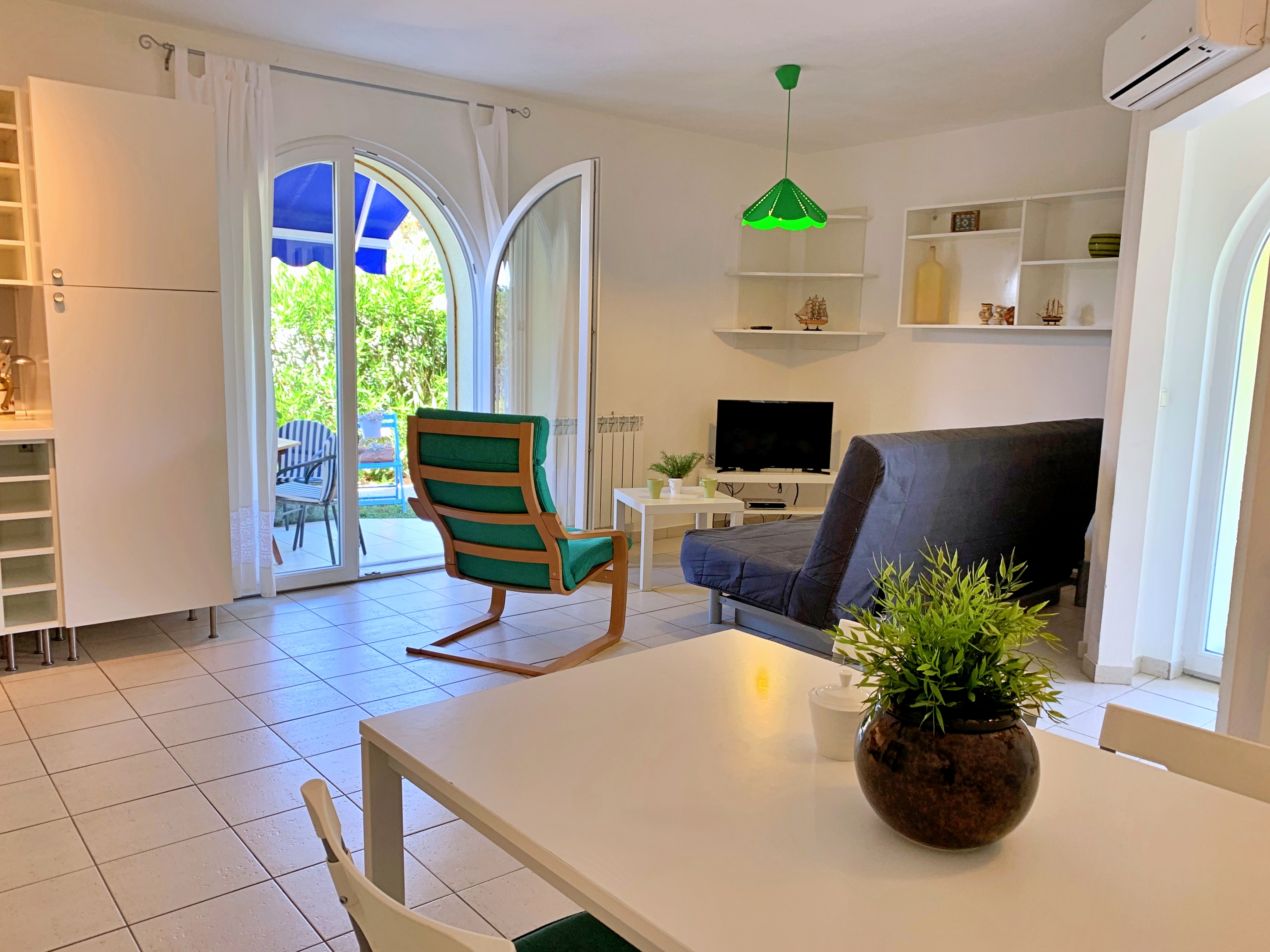 One bedroom apartment with terrace Šilo, Krk  A-a