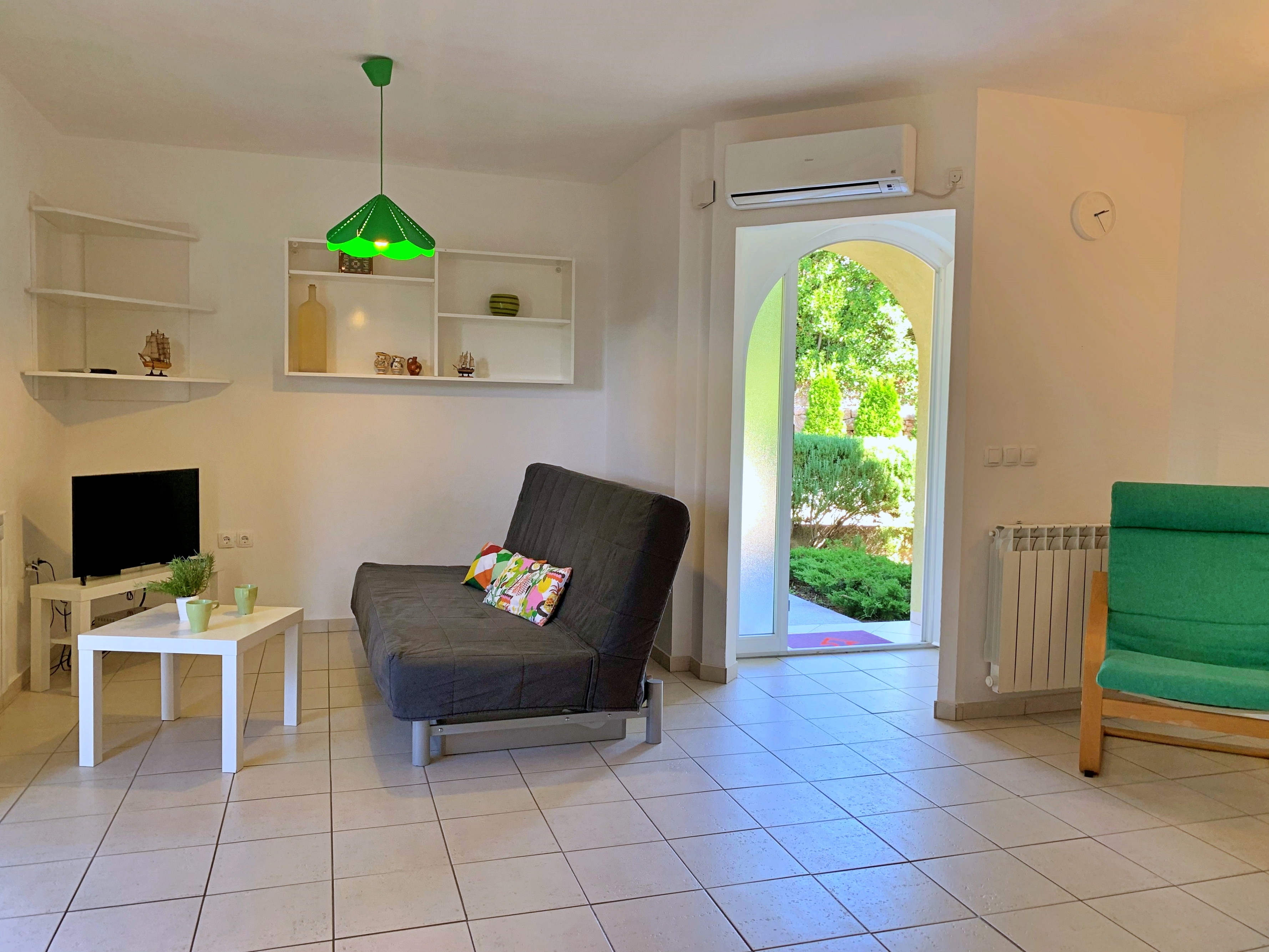 One bedroom apartment with terrace Šilo, Krk  A-a