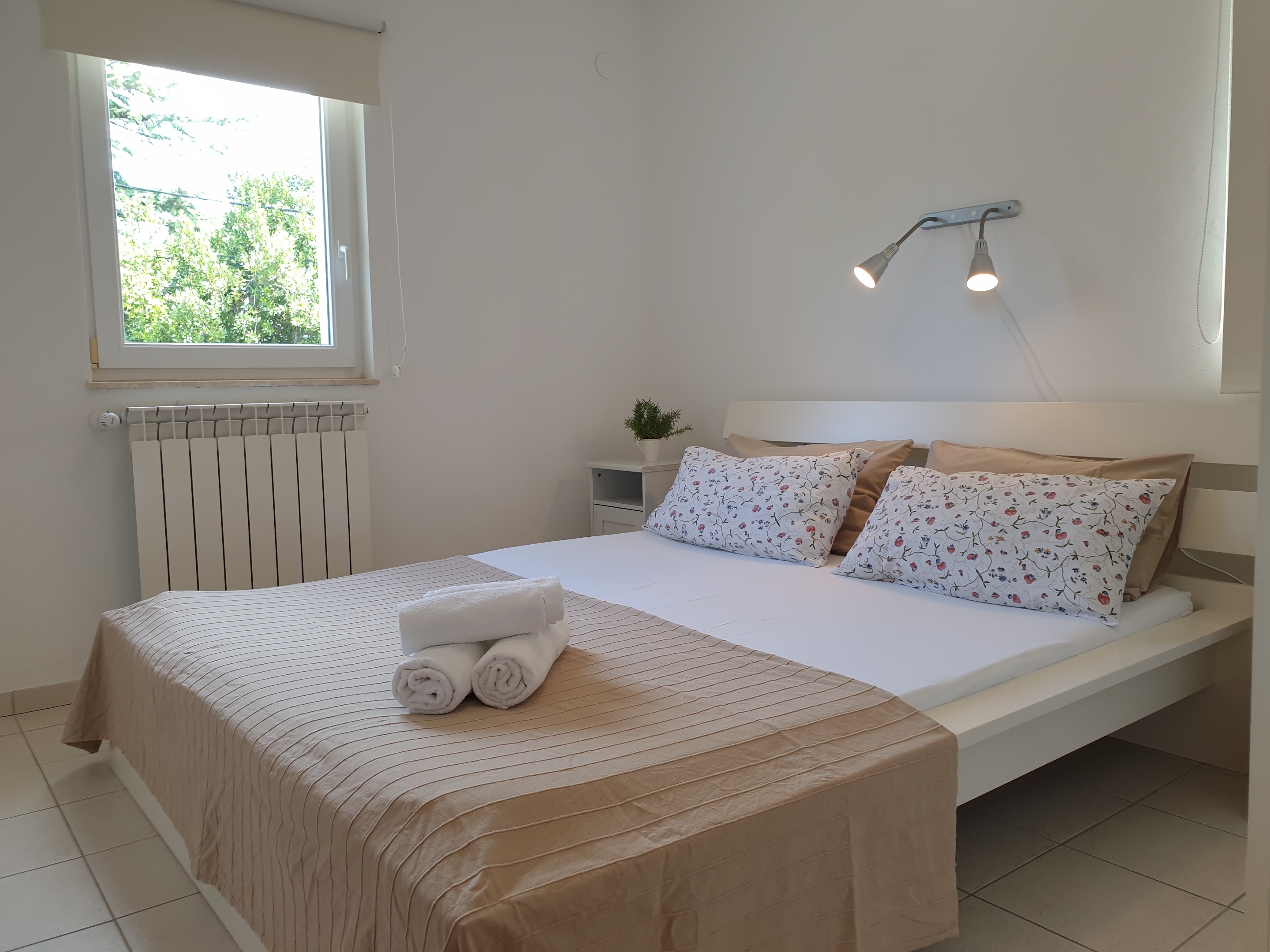 Two bedroom apartment with terrace Šilo, Krk  A-b
