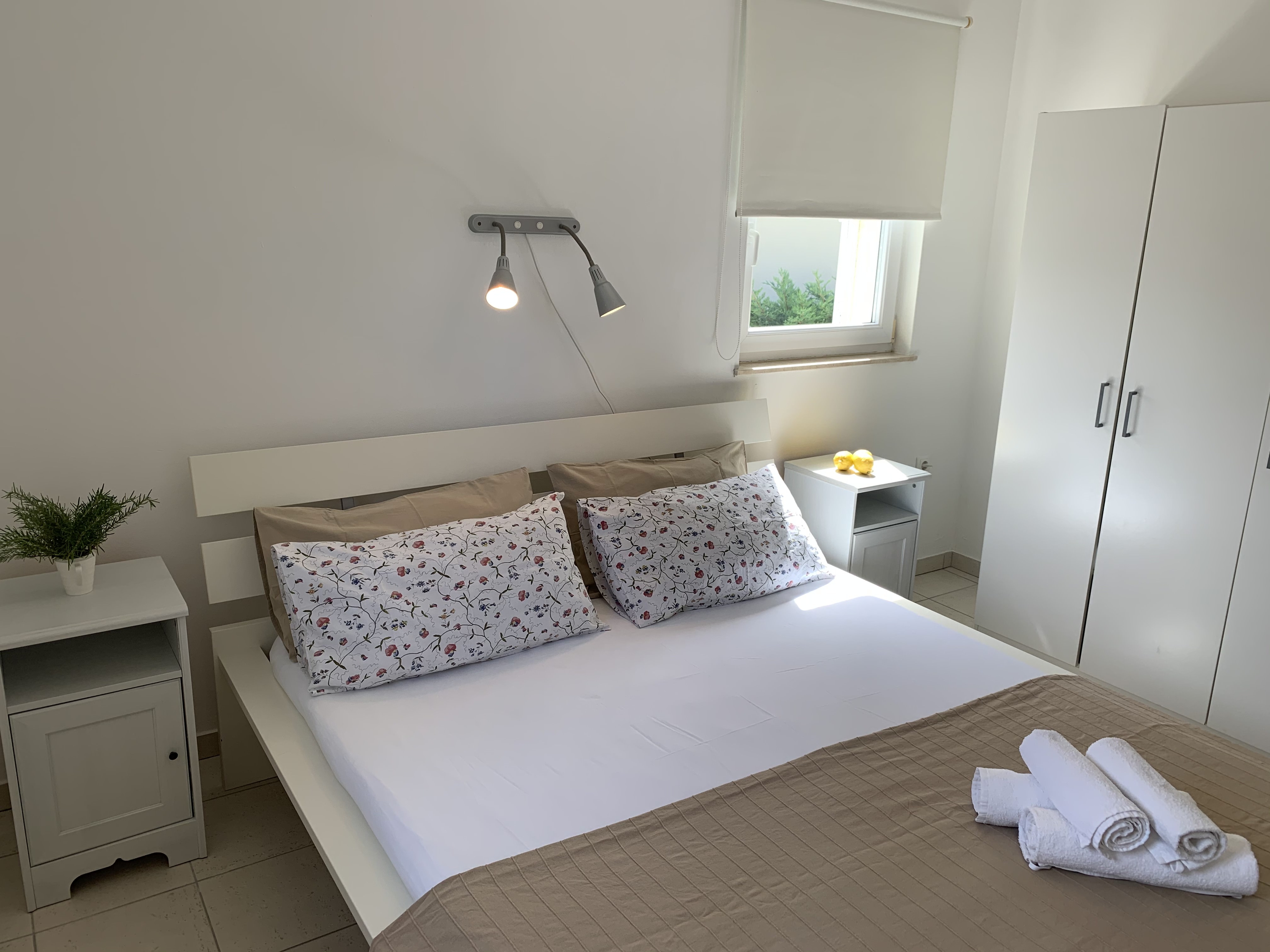 Two bedroom apartment with terrace Šilo, Krk  A-b