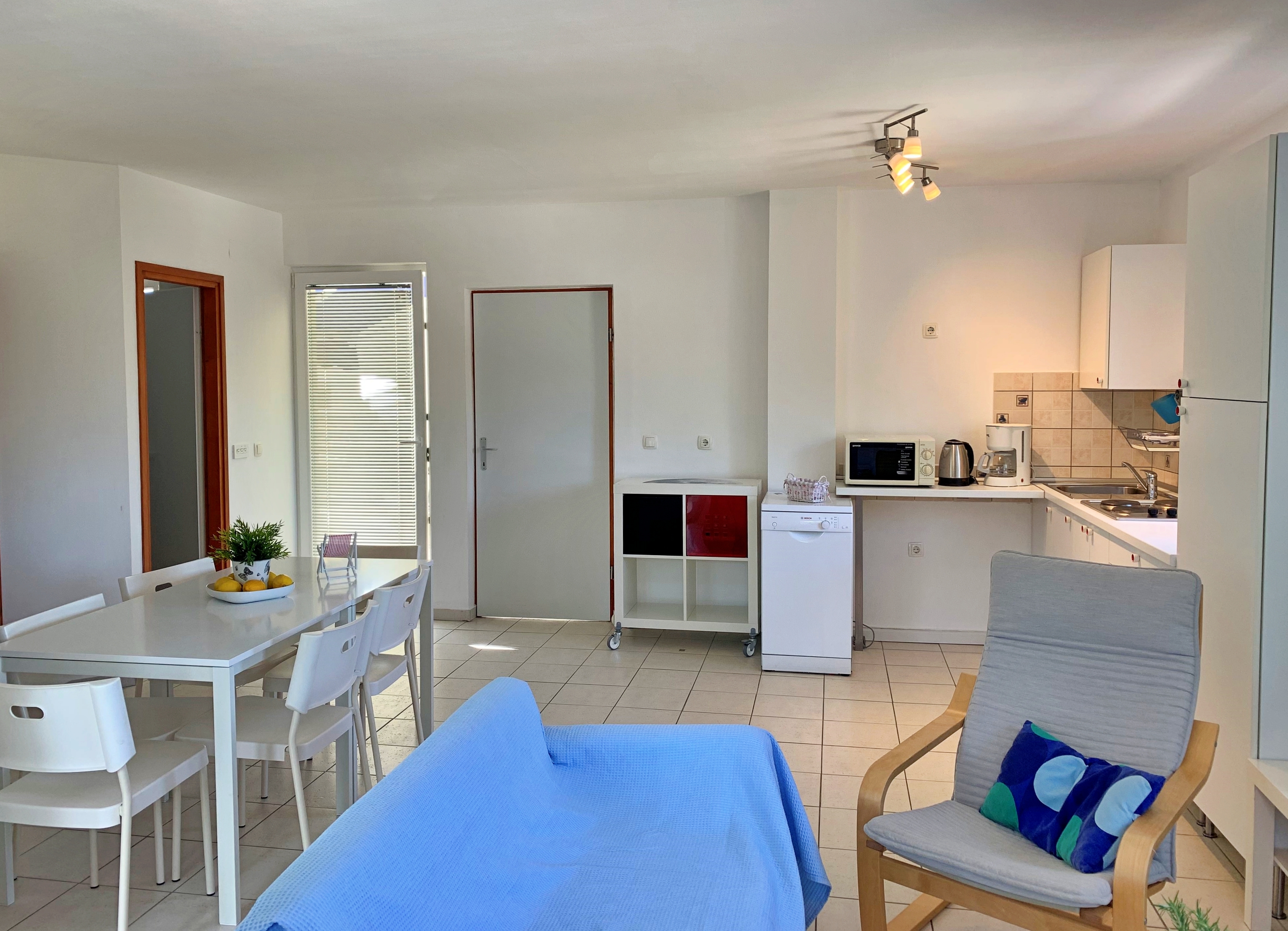 Two bedroom apartment with terrace Šilo, Krk  A-b