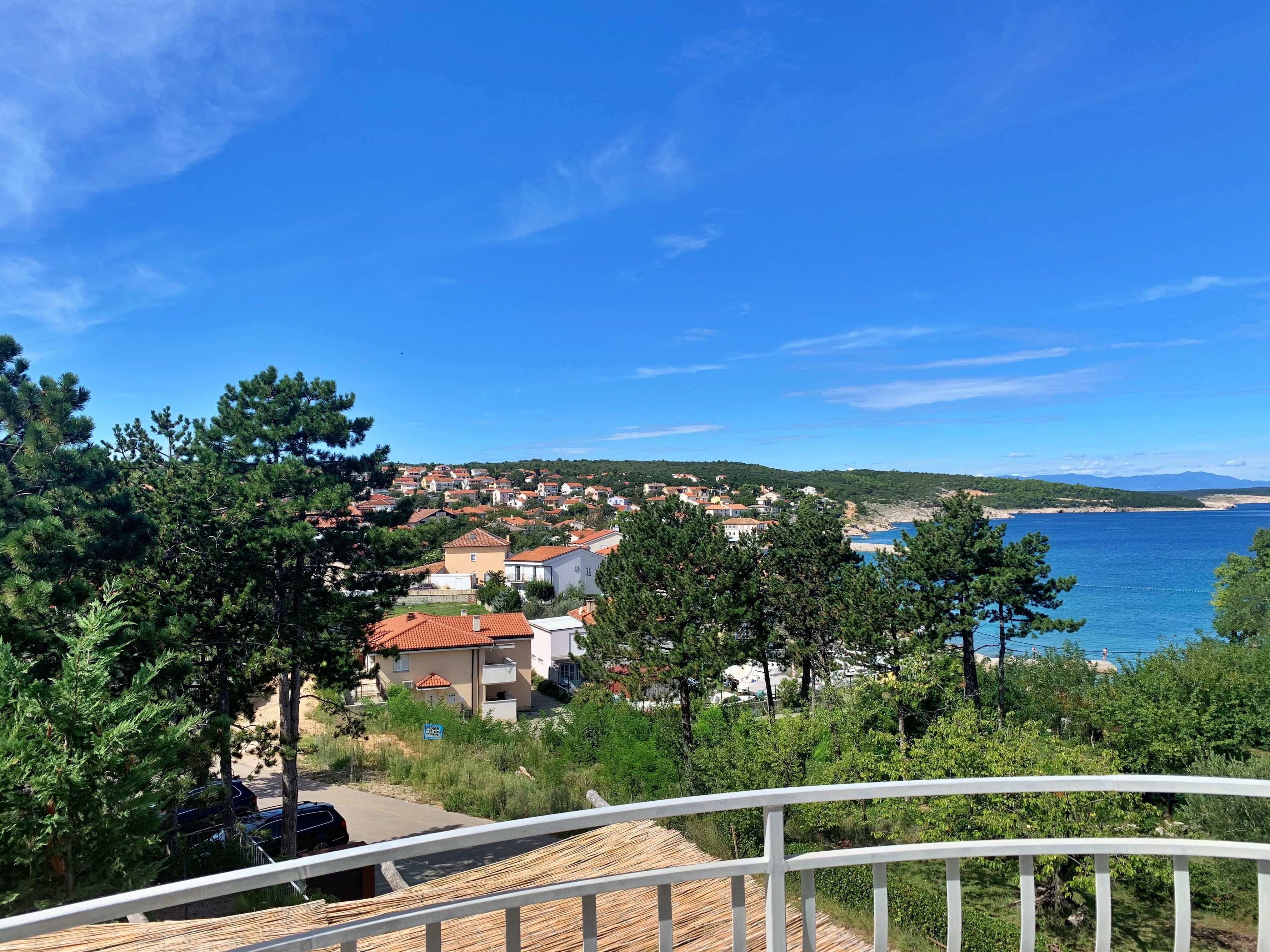 Two bedroom apartment with terrace and sea view Šilo, Krk  A-c