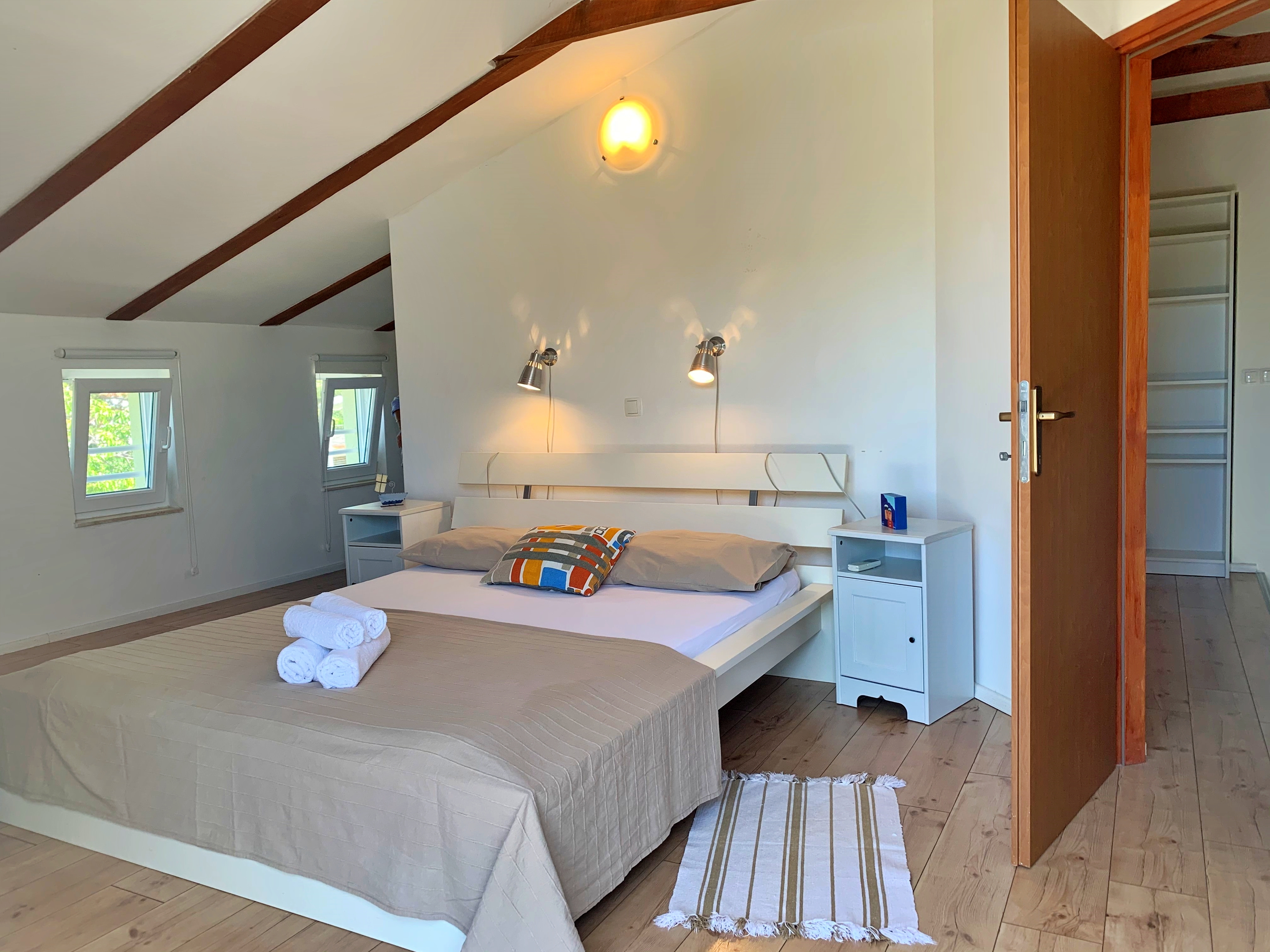 Two bedroom apartment with terrace and sea view Šilo, Krk  A-c