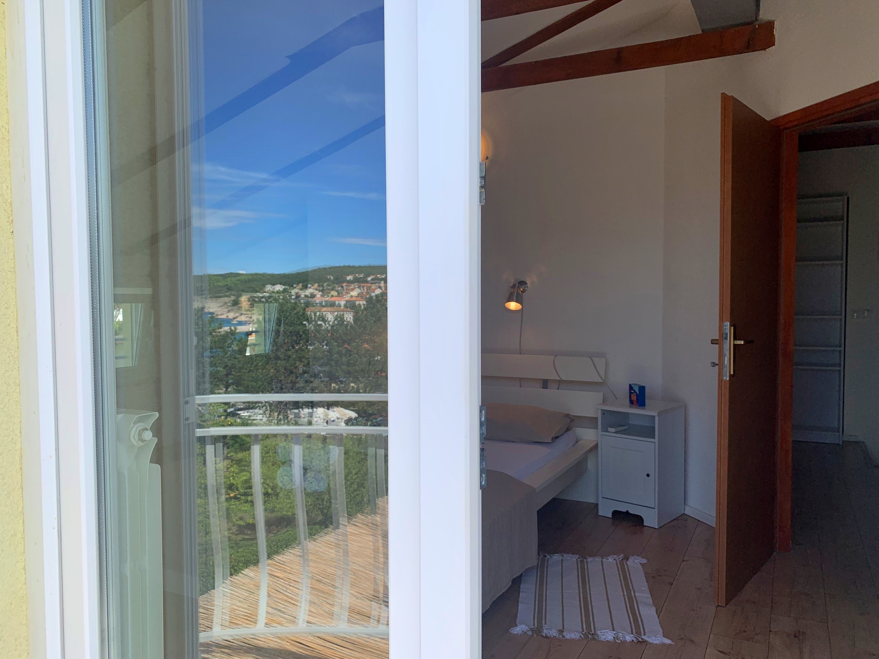 Two bedroom apartment with terrace and sea view Šilo, Krk  A-c