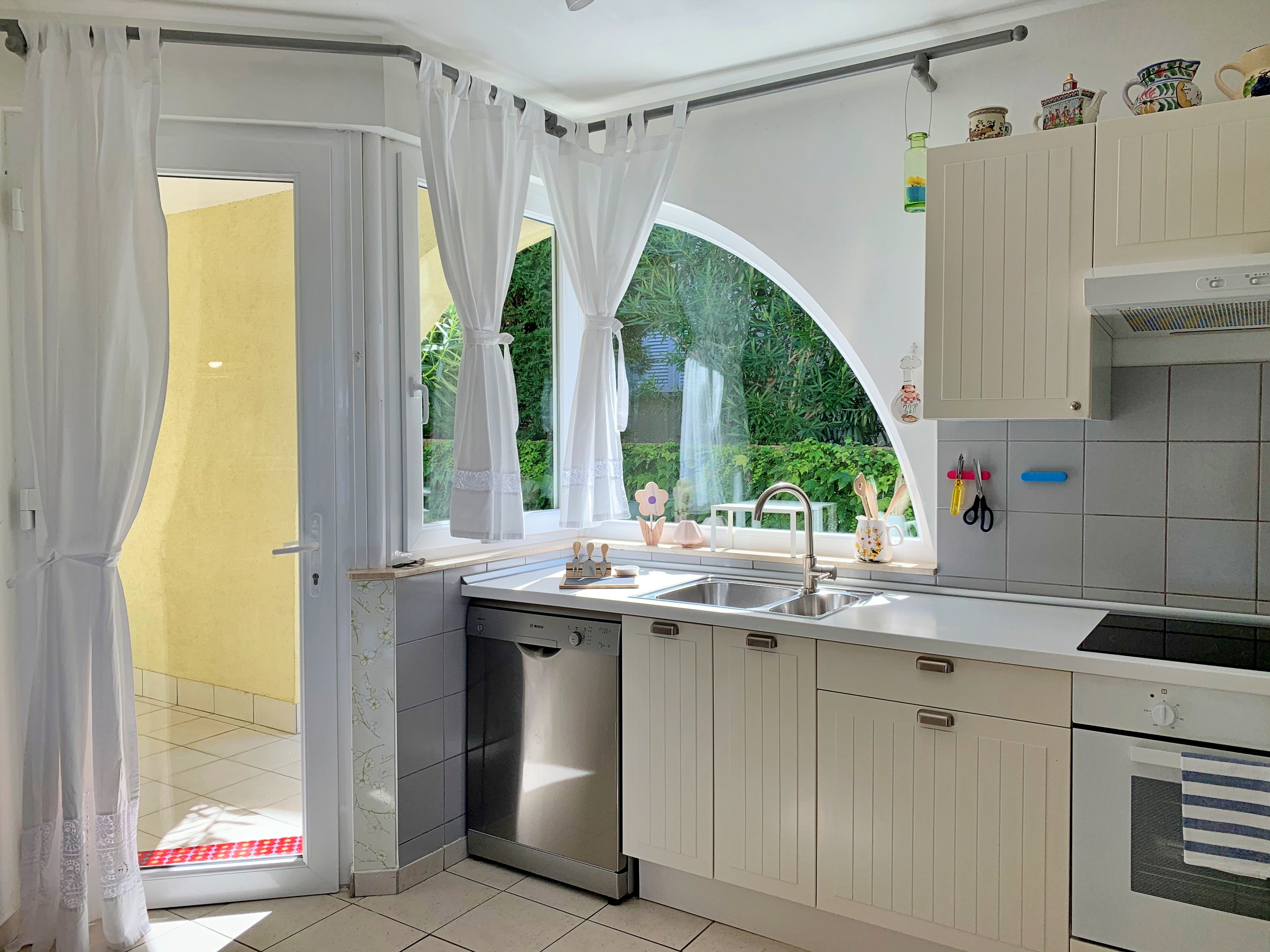 Two bedroom apartment with terrace and sea view Šilo, Krk  A-c