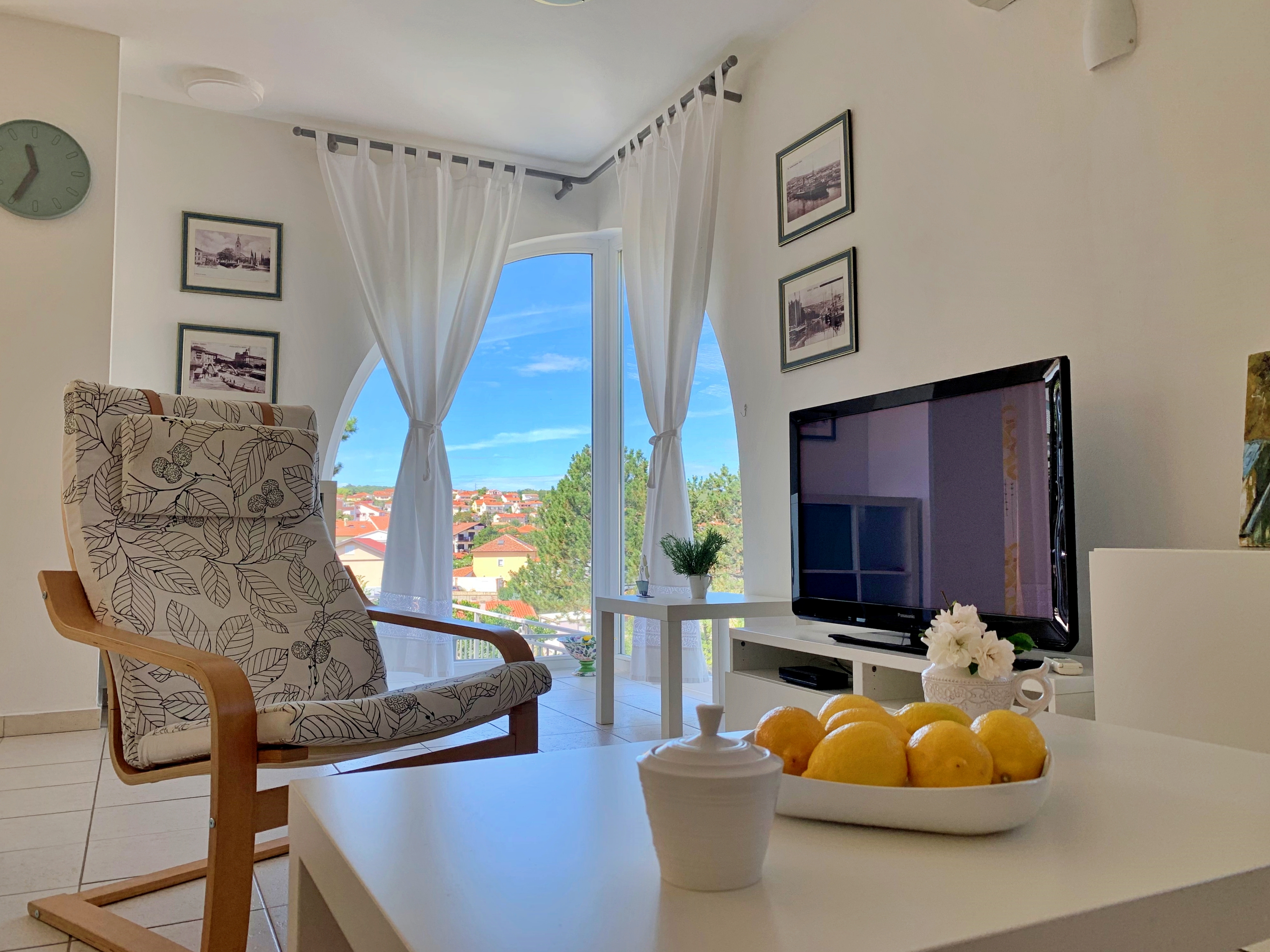 Two bedroom apartment with terrace and sea view Šilo, Krk  A-c