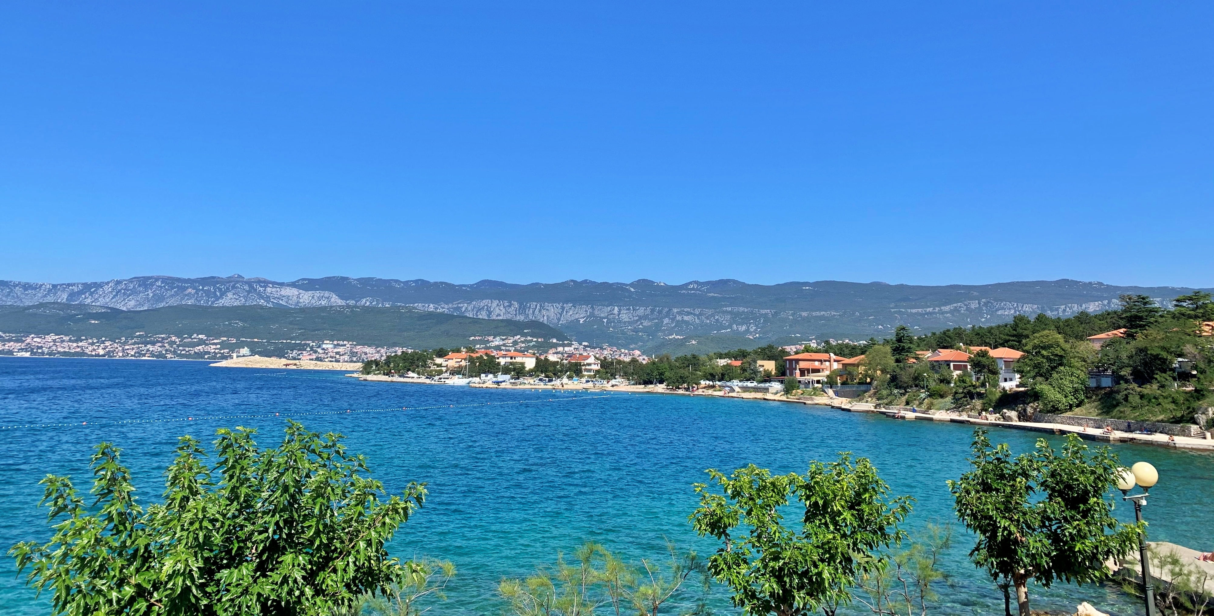 One bedroom apartment near beach Šilo, Krk  A-a