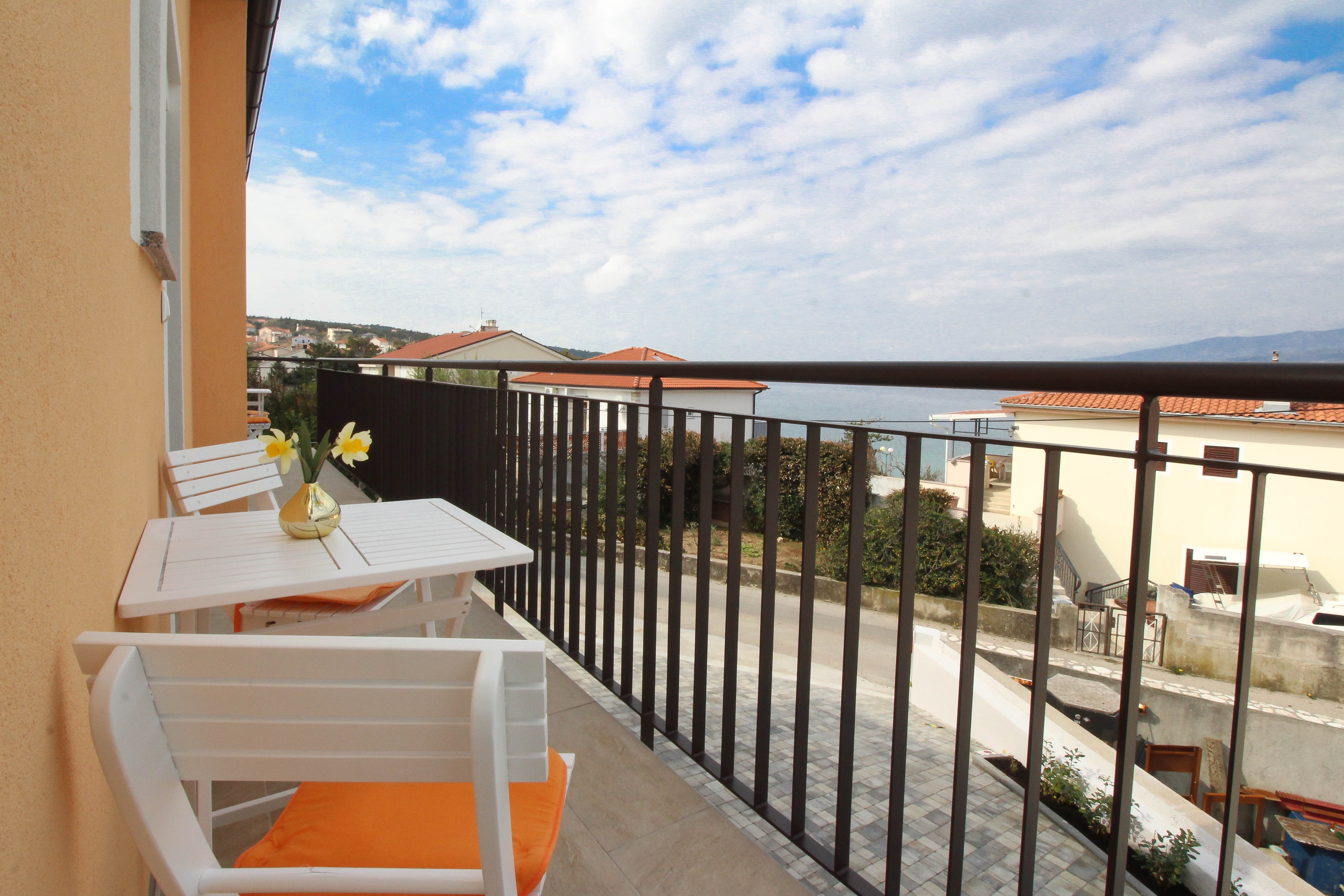 One bedroom apartment with balcony and sea view Šilo, Krk  A-a