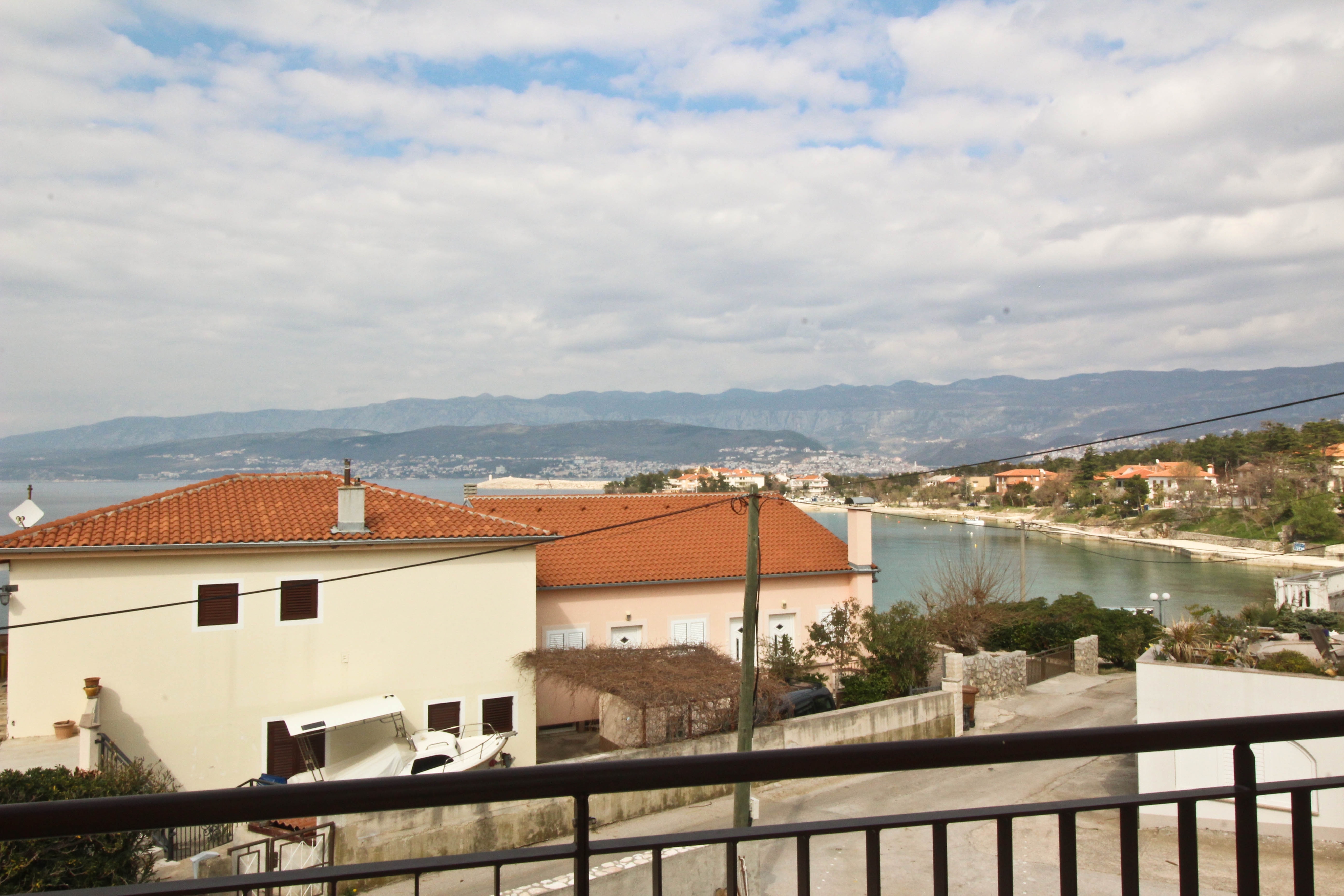 One bedroom apartment with balcony and sea view Šilo, Krk  A-a