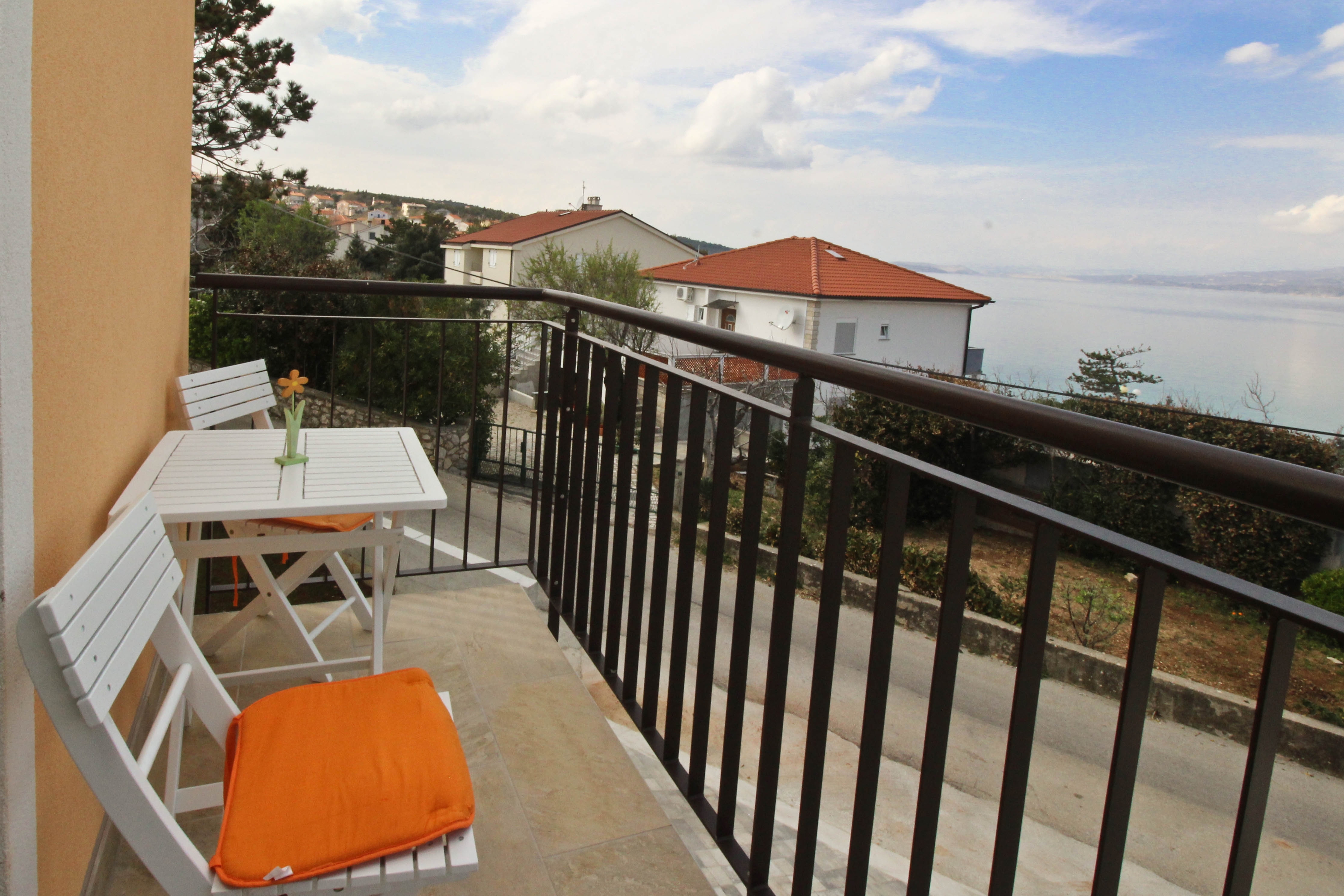 Two bedroom apartment with balcony and sea view Šilo, Krk  A-b