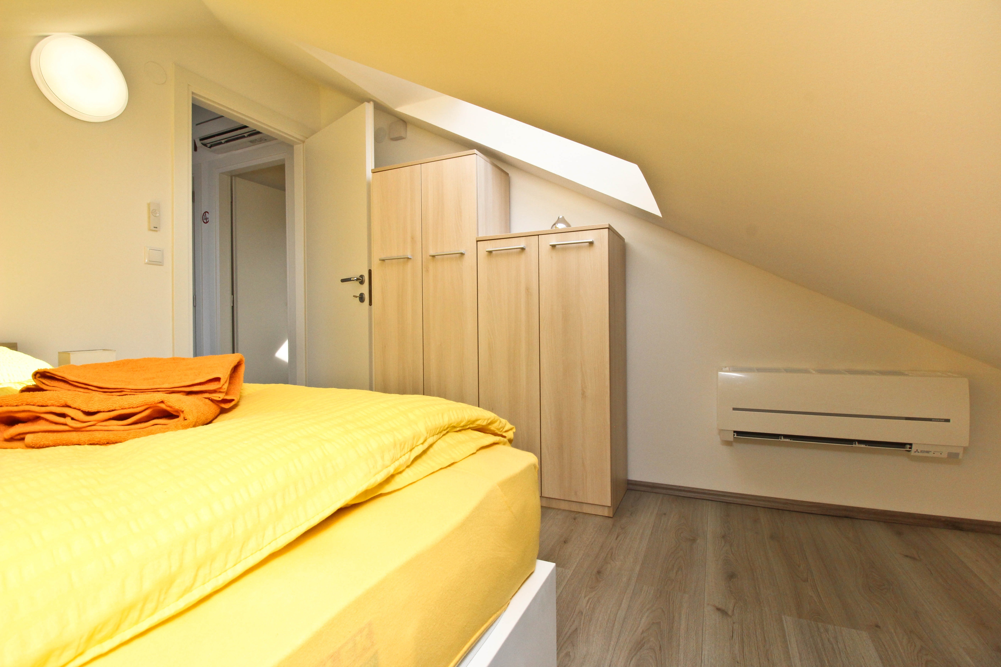 Two bedroom apartment with air-conditioning Šilo, Krk  A-c