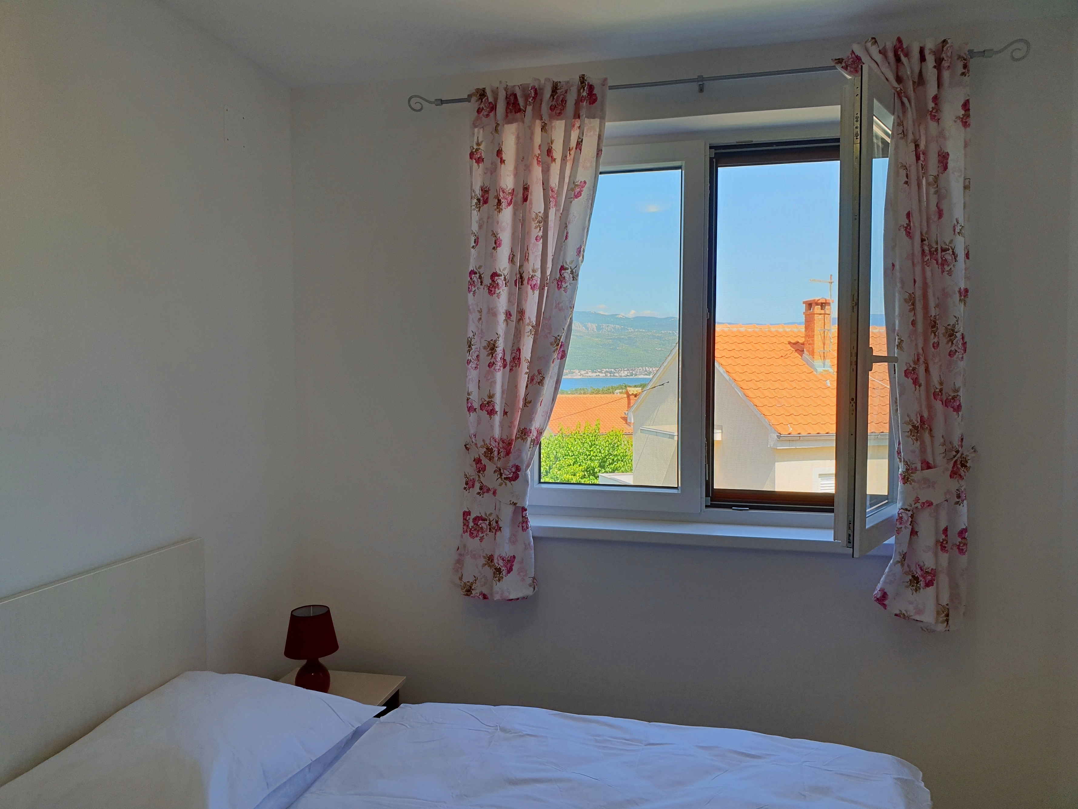 Two bedroom apartment with terrace and sea view Šilo, Krk  A-a