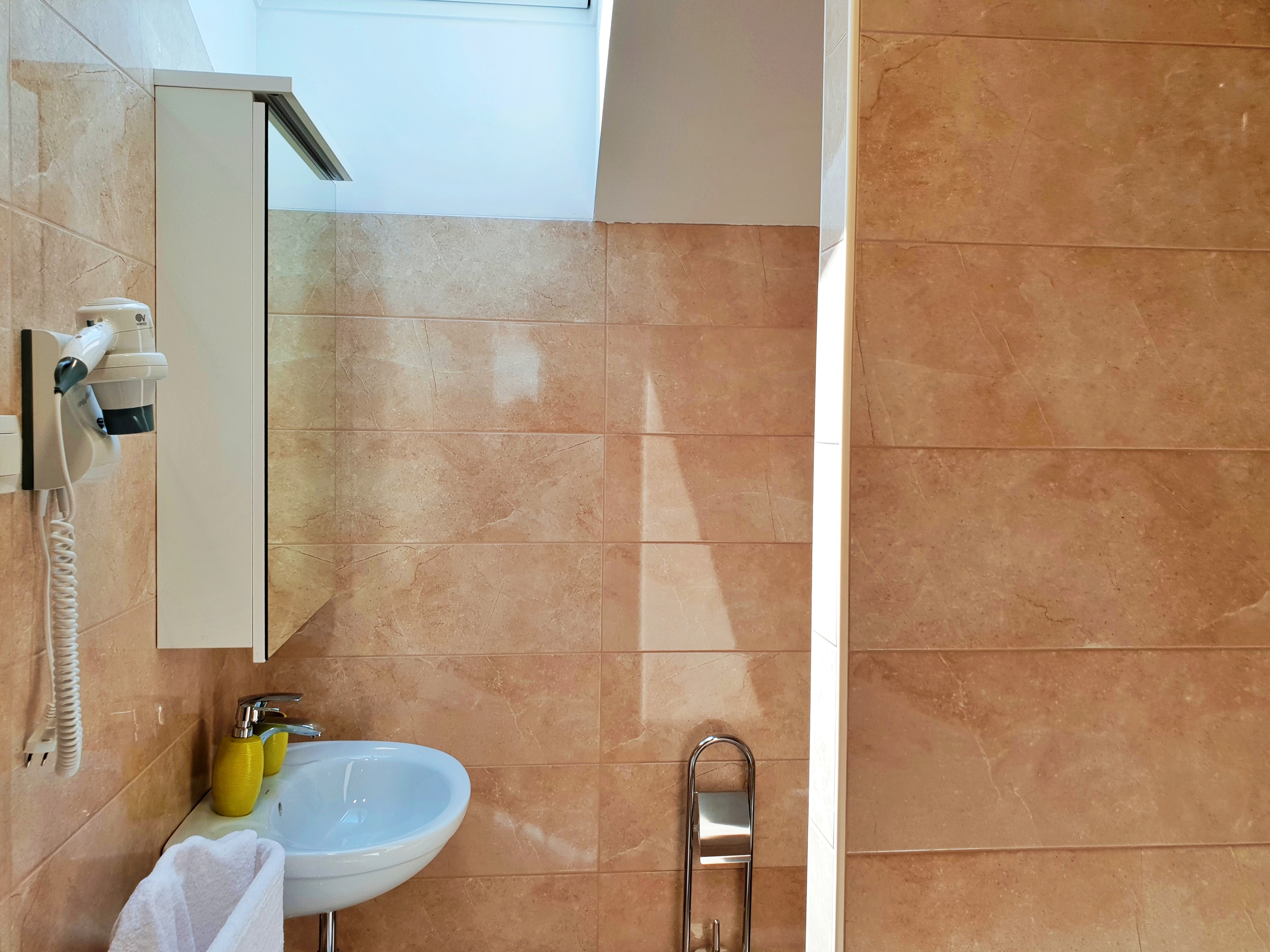 Two bedroom apartment with terrace and sea view Šilo, Krk  A-b