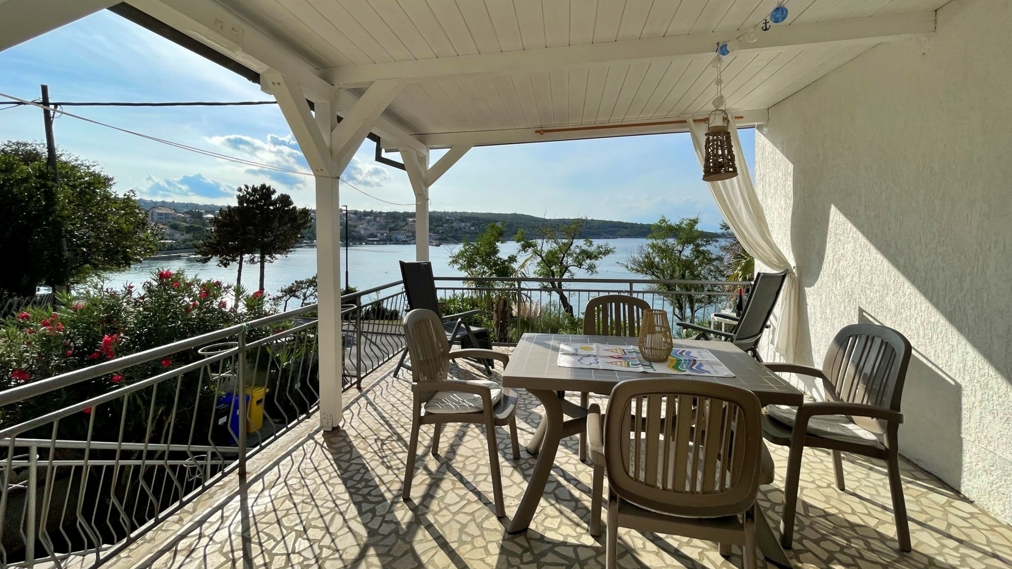 One bedroom apartment near beach Šilo, Krk  A-a