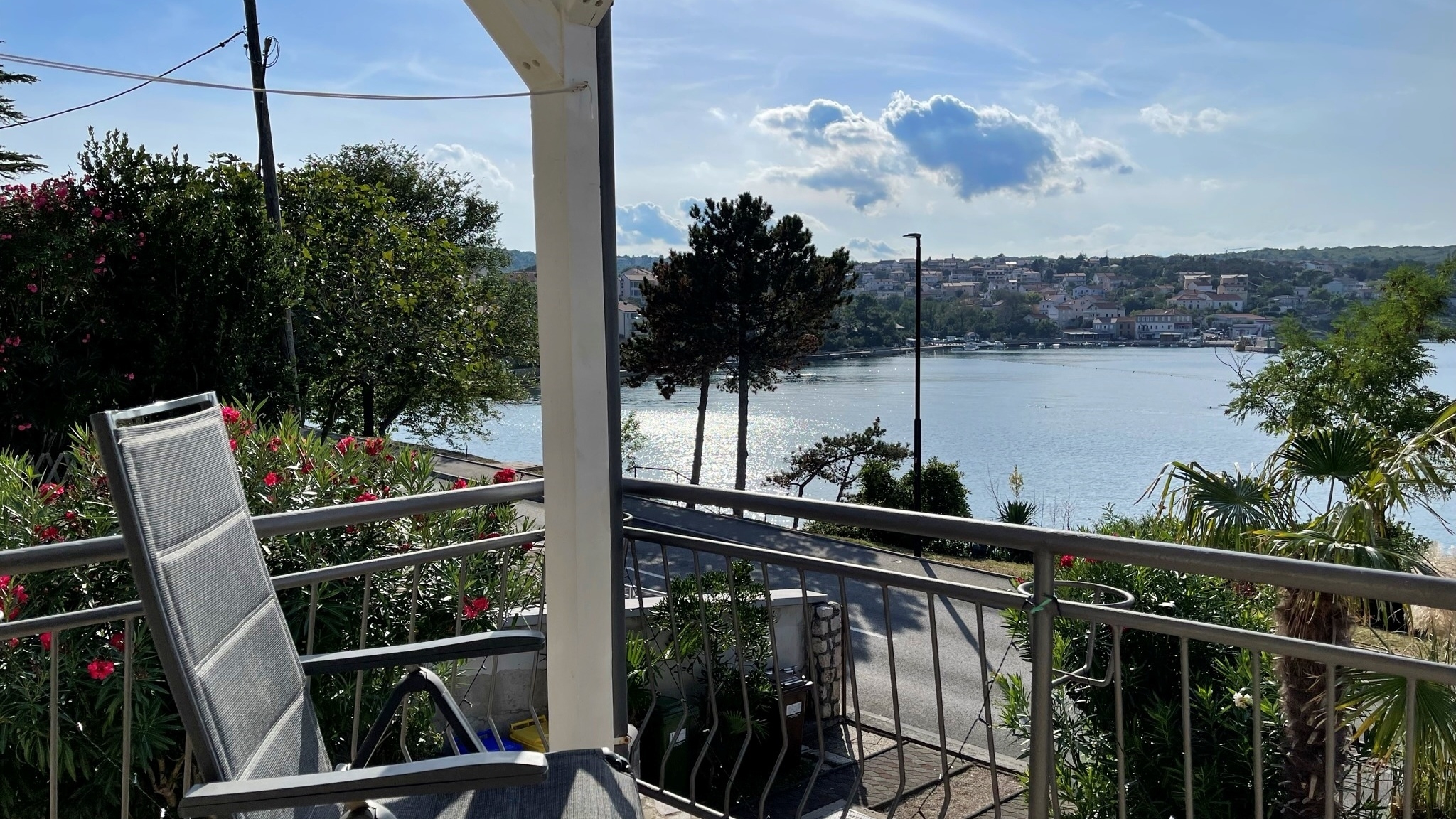 One bedroom apartment near beach Šilo, Krk  A-a