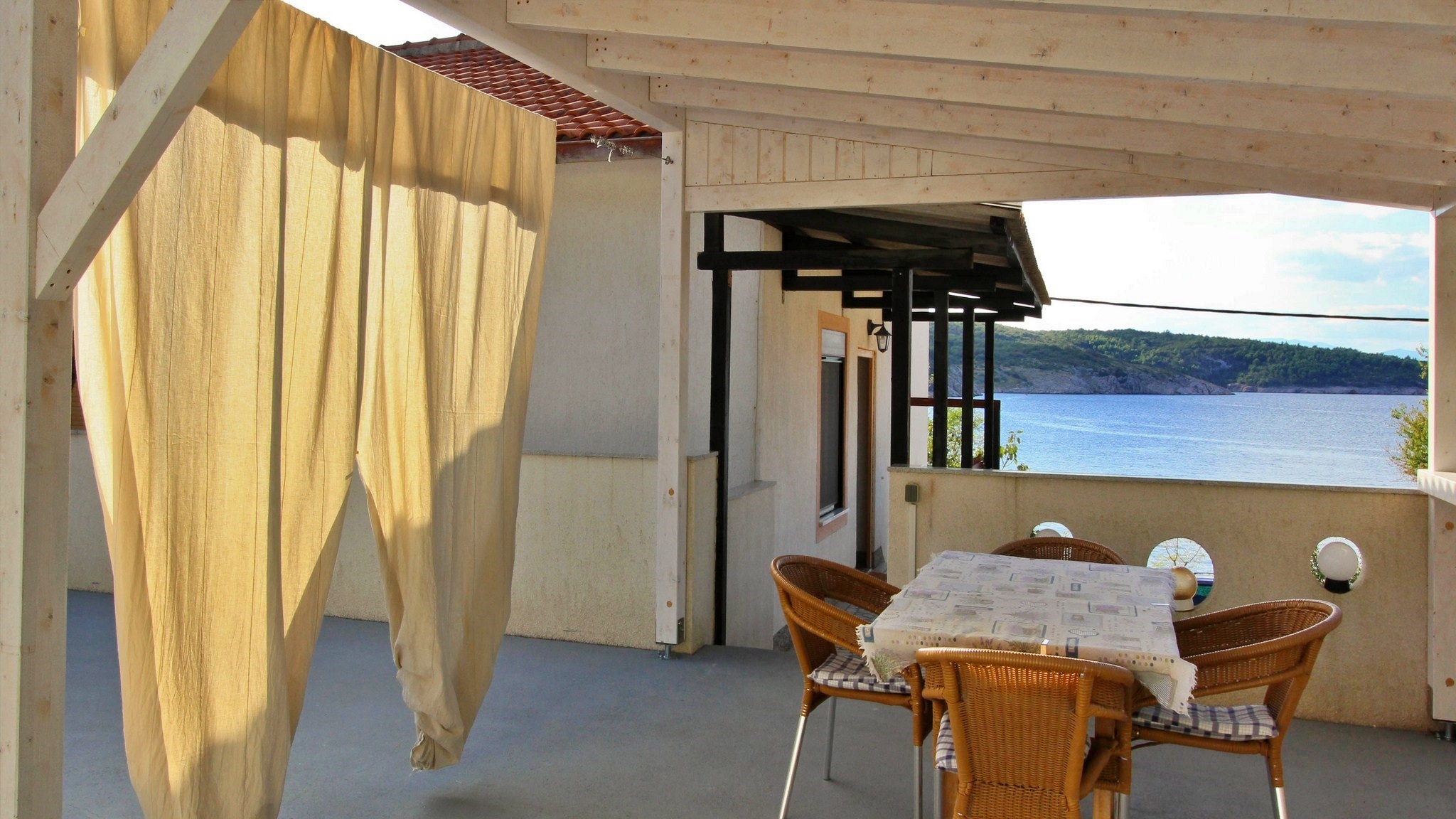 One bedroom apartment near beach Šilo, Krk  A-b