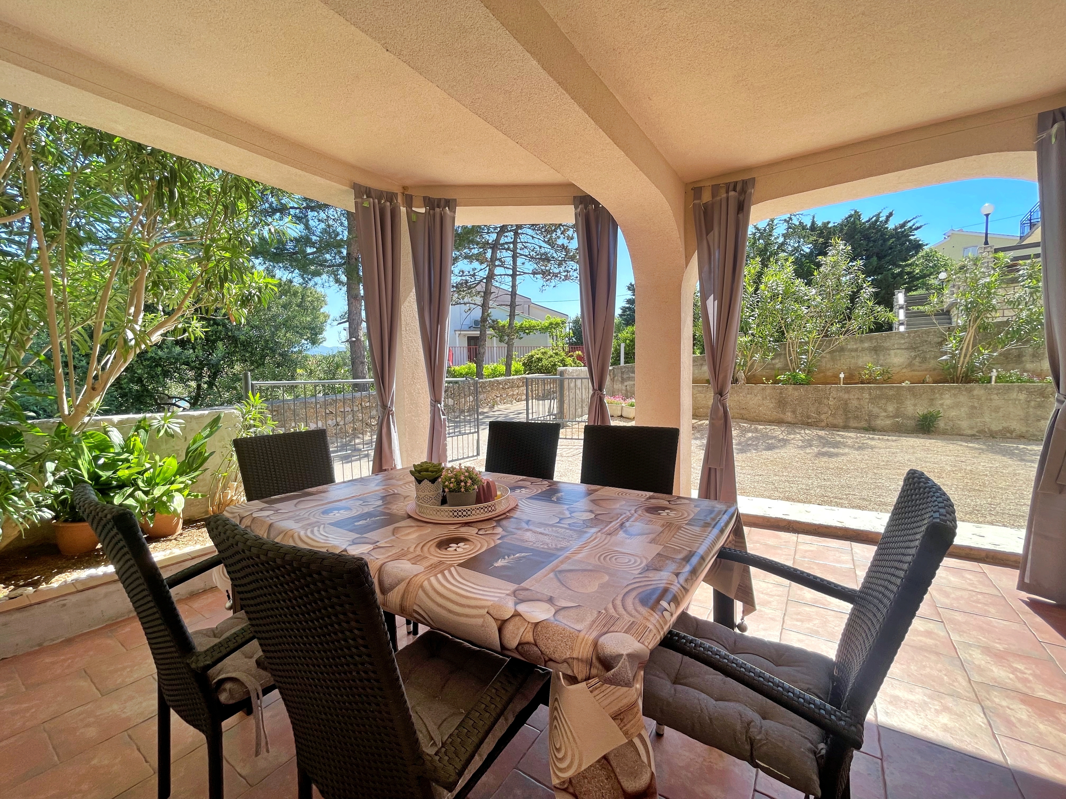 Two bedroom apartment near beach Šilo, Krk  A-a