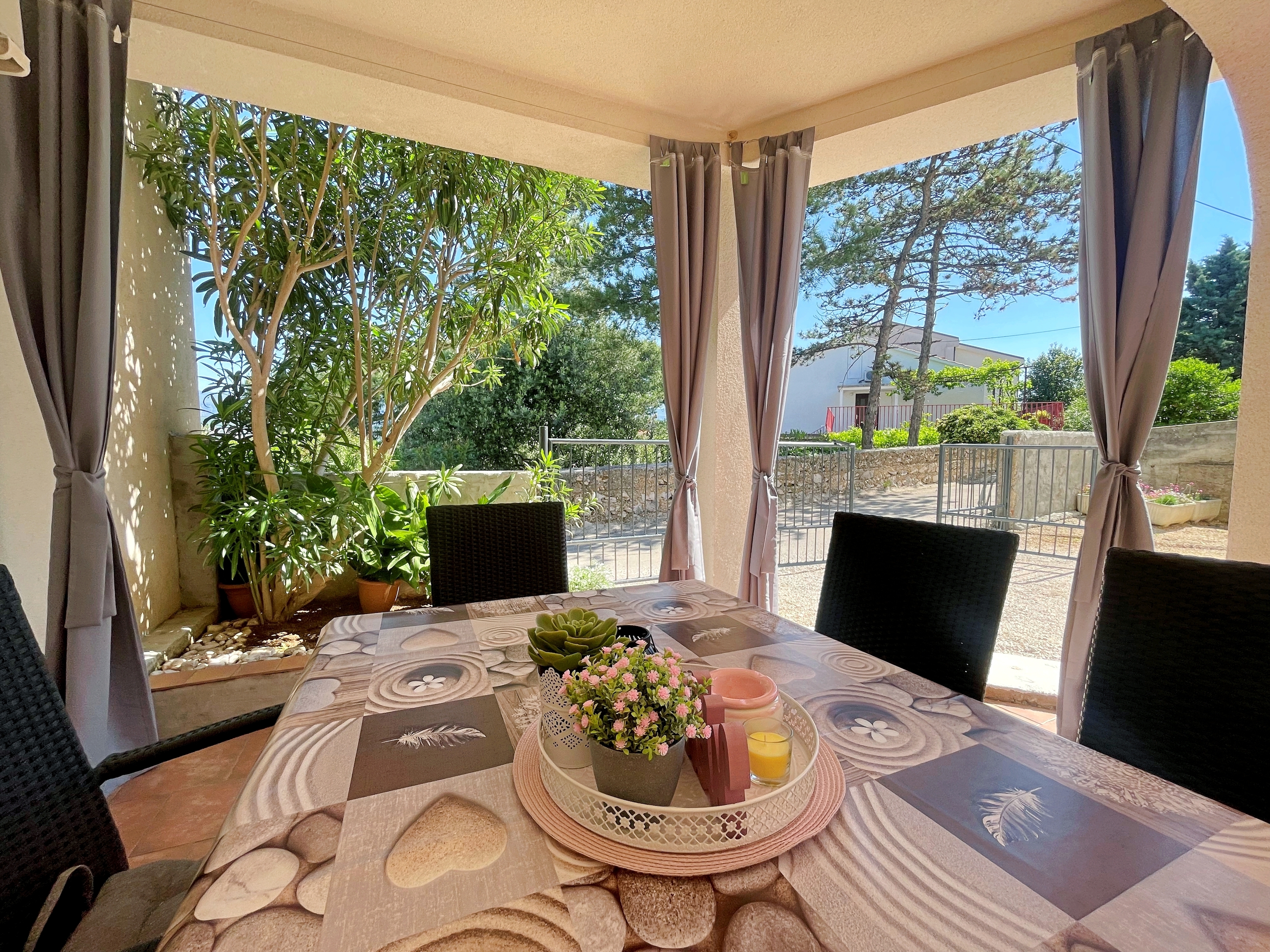 Two bedroom apartment near beach Šilo, Krk  A-a
