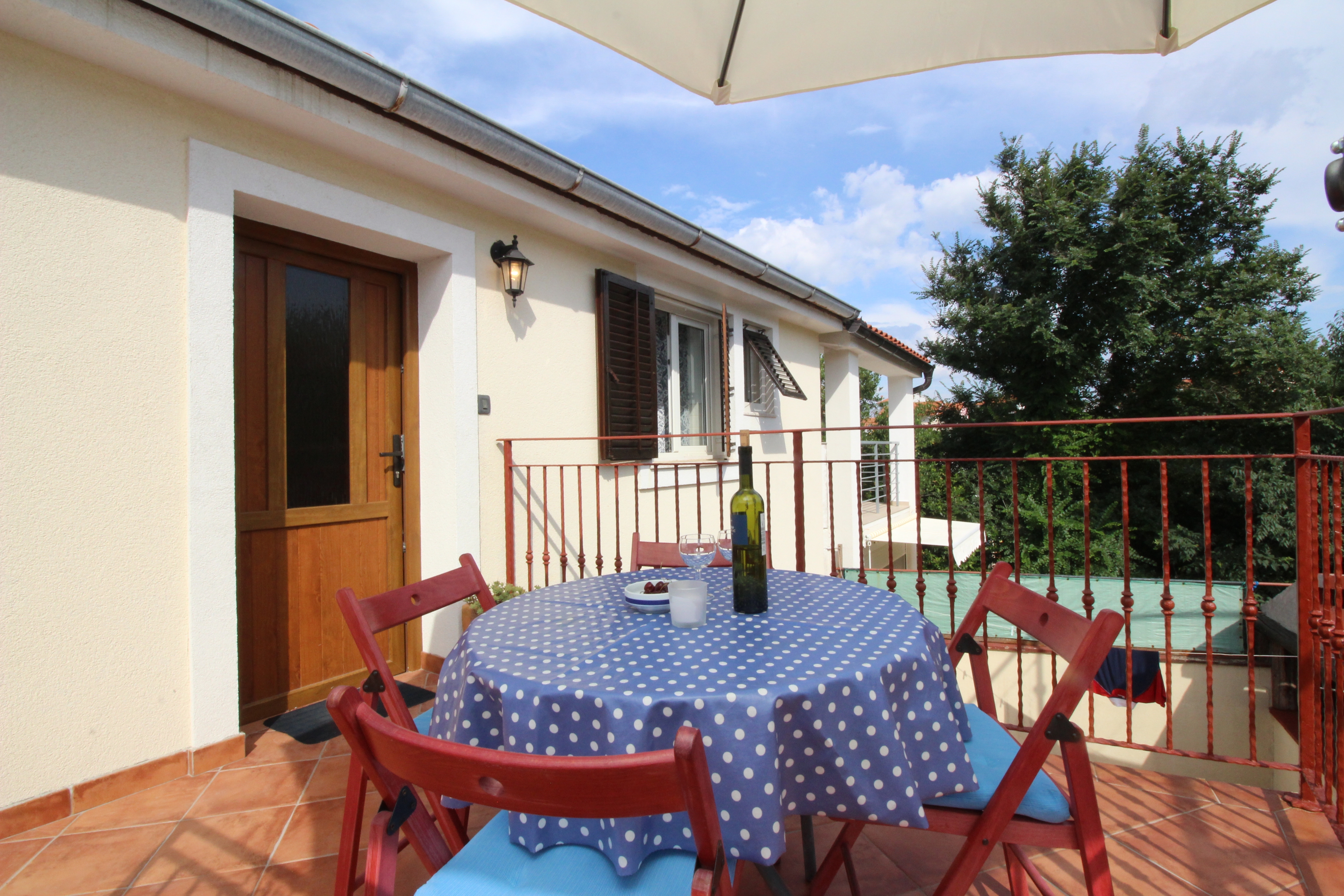 Two bedroom apartment with terrace Šilo, Krk  A-a