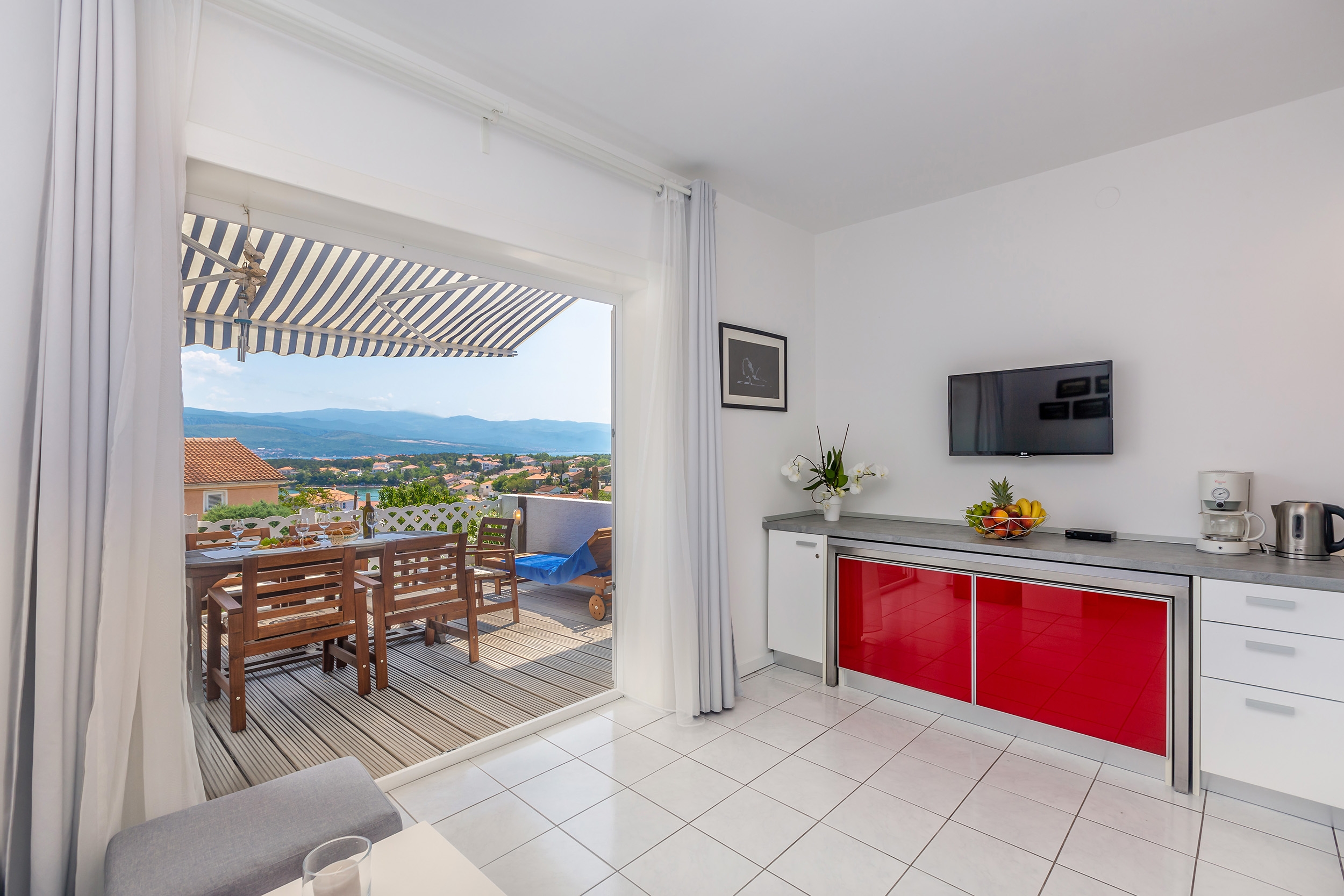 Two bedroom apartment with terrace and sea view Šilo, Krk (A-18691-a)