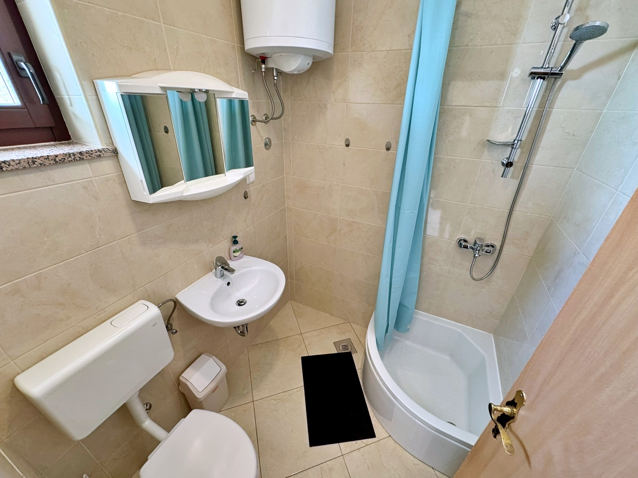 One bedroom apartment with terrace and sea view Šilo, Krk  A-a