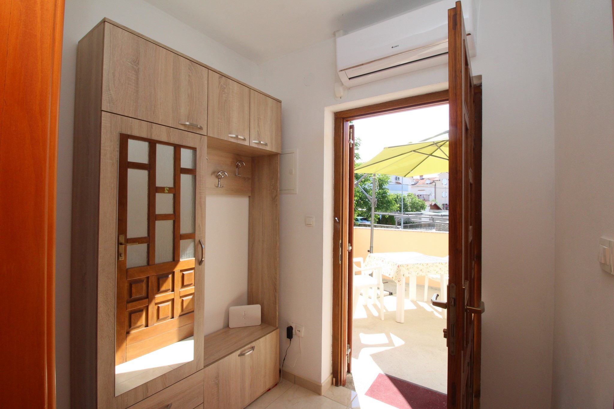 One bedroom apartment with terrace and sea view Šilo, Krk  A-a