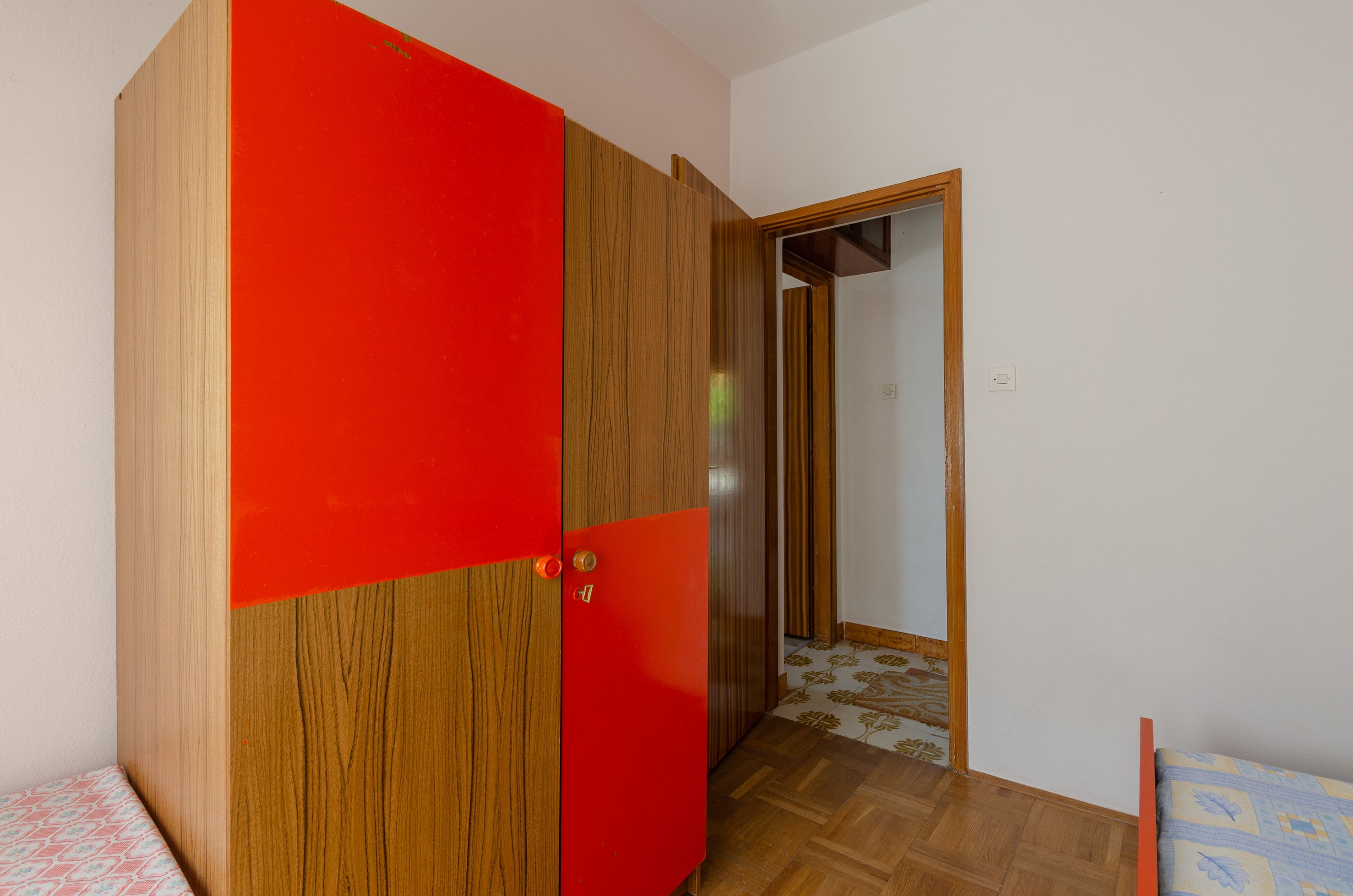 Three bedroom apartment near beach Zavalatica, Korčula  A-a