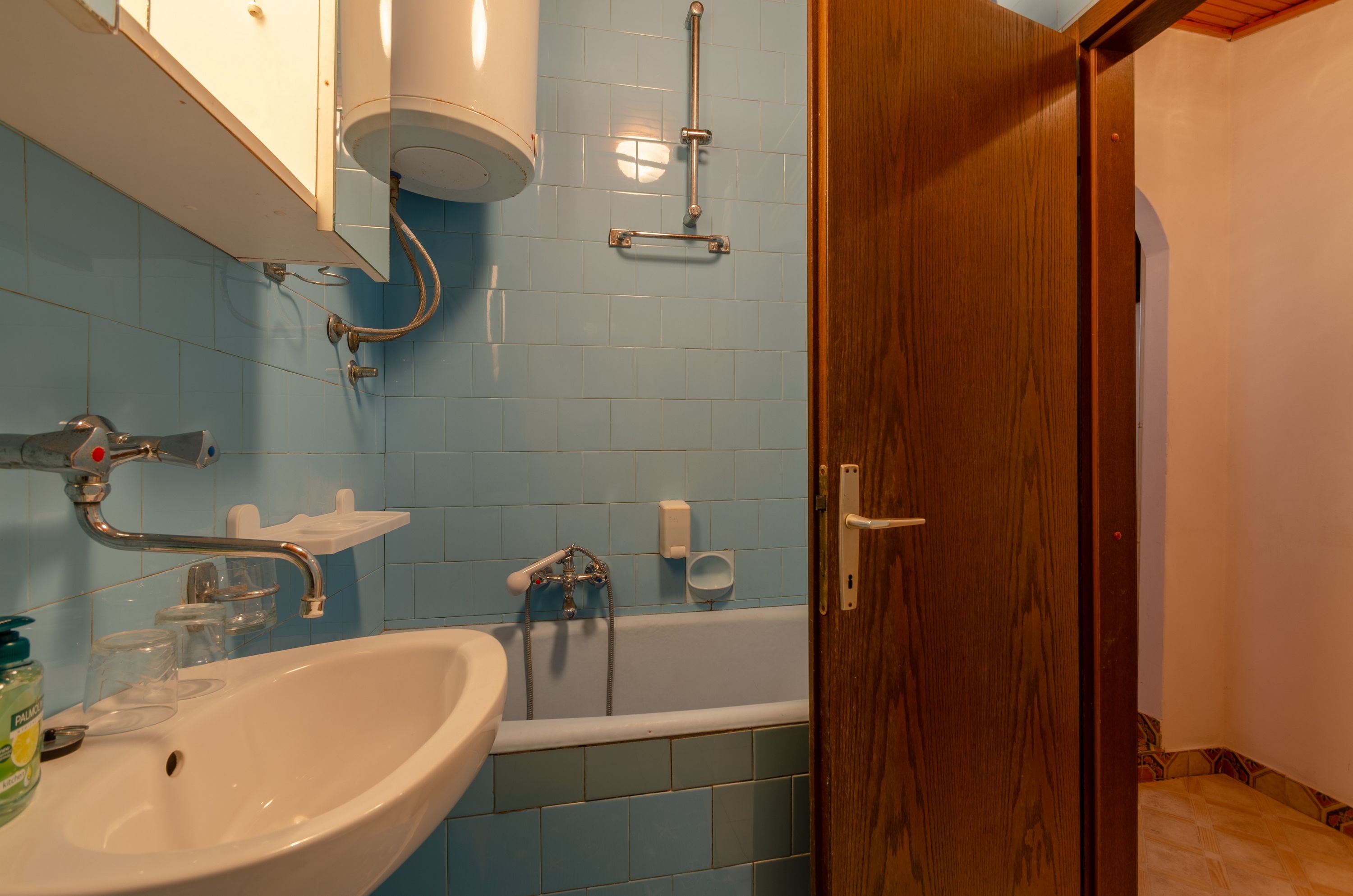 Two bedroom apartment near beach Zavalatica, Korčula  A-b