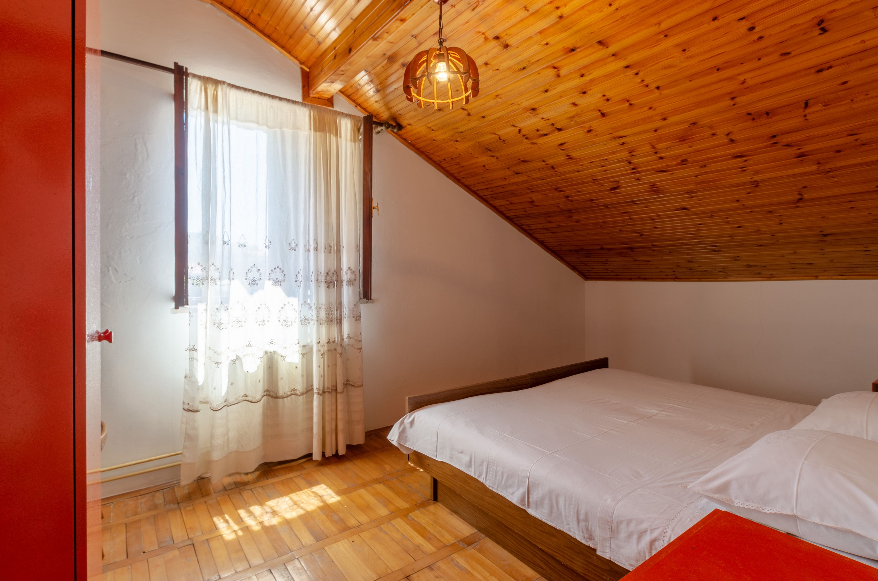Two bedroom apartment near beach Zavalatica, Korčula  A-b