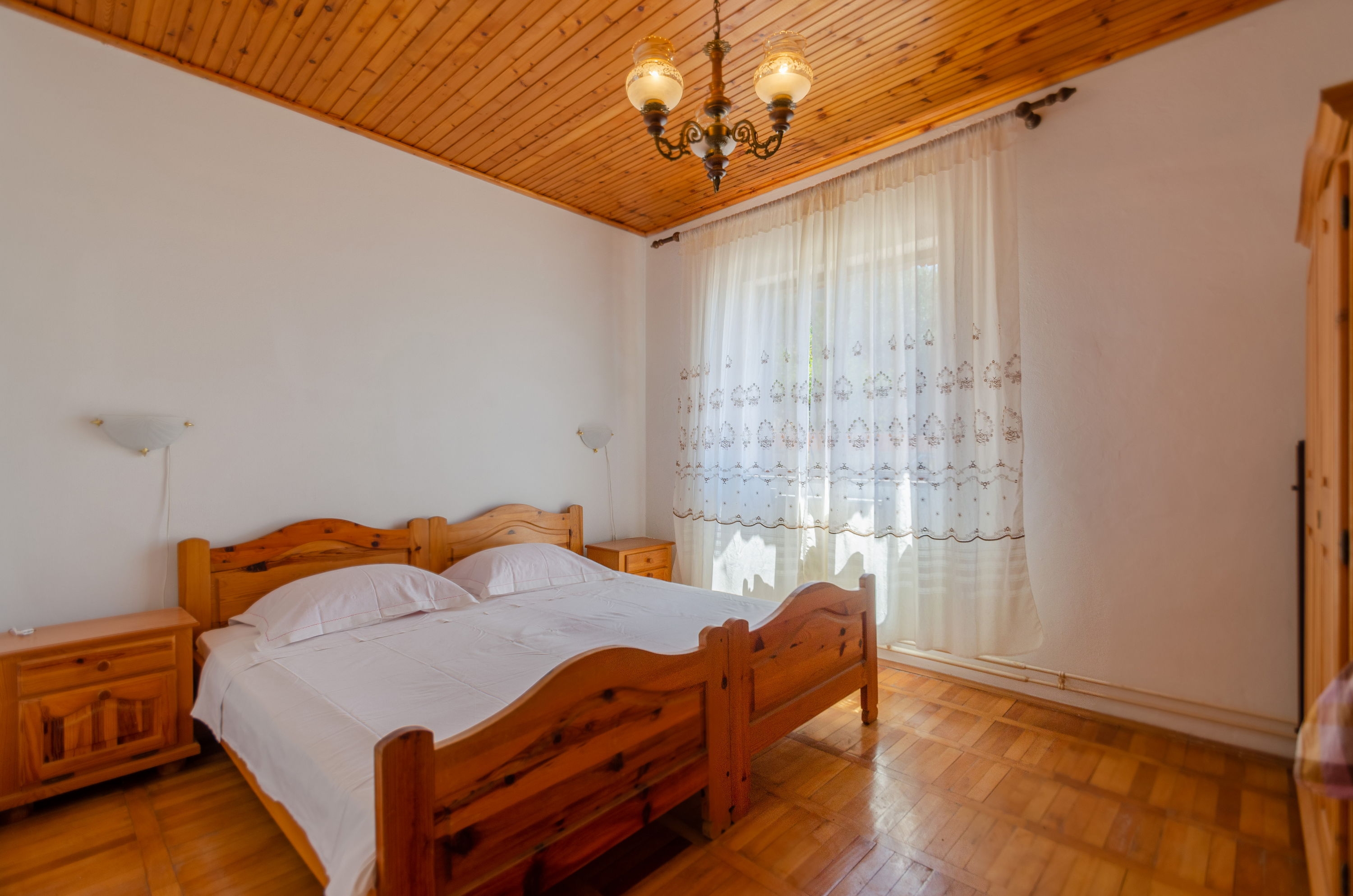 Two bedroom apartment near beach Zavalatica, Korčula  A-b