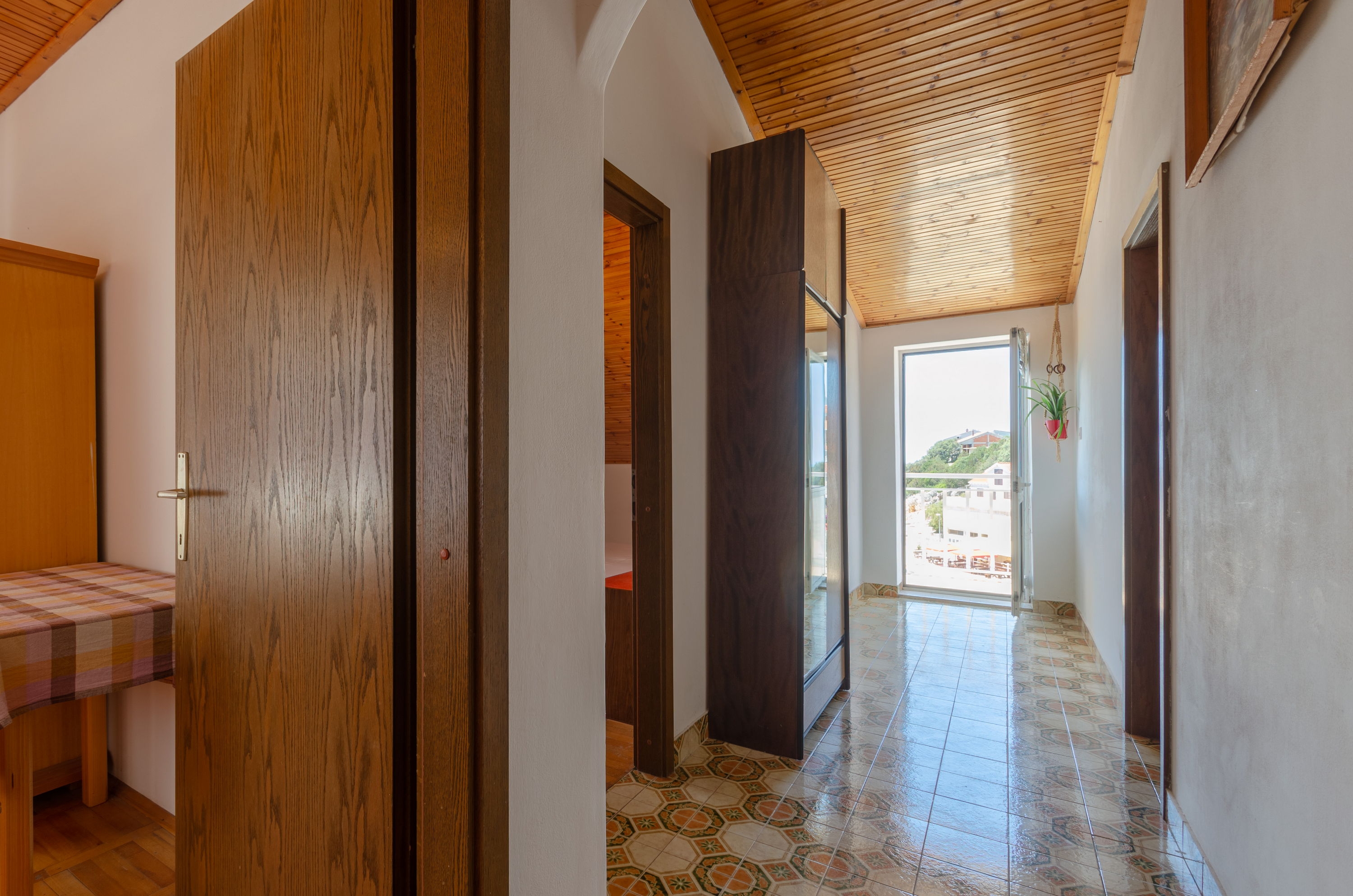 Two bedroom apartment near beach Zavalatica, Korčula  A-b