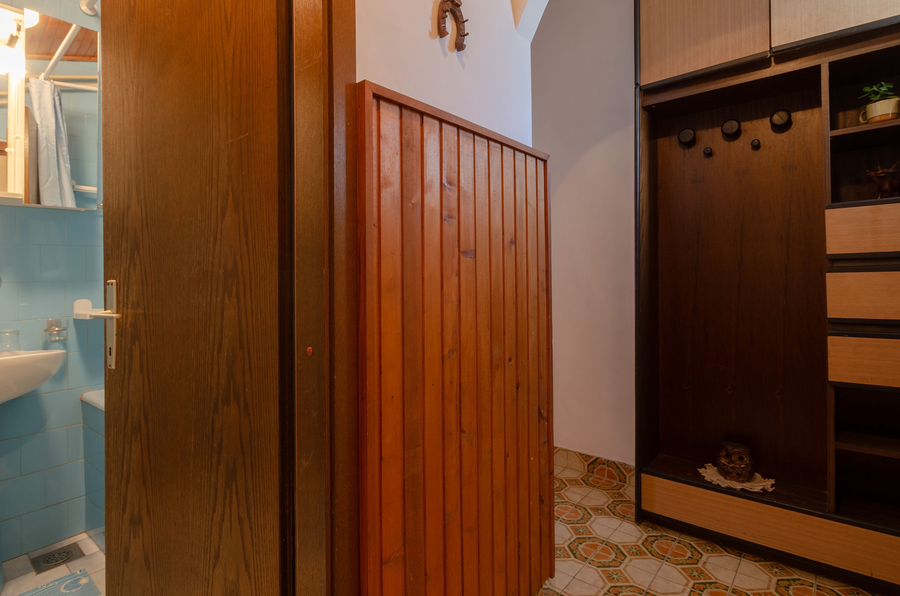 Two bedroom apartment near beach Zavalatica, Korčula  A-b