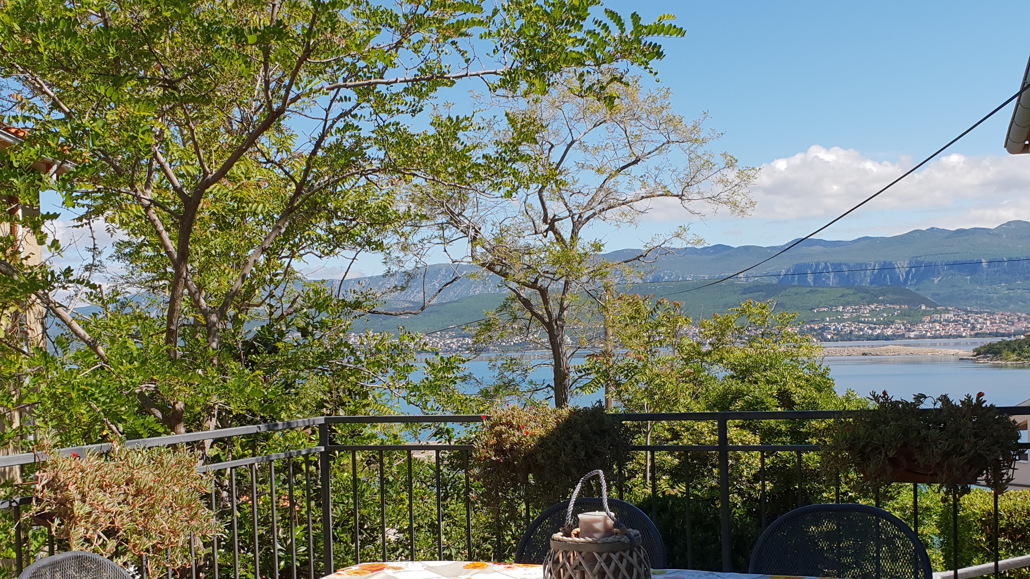 Three bedroom apartment with terrace and sea view Šilo, Krk  A-a