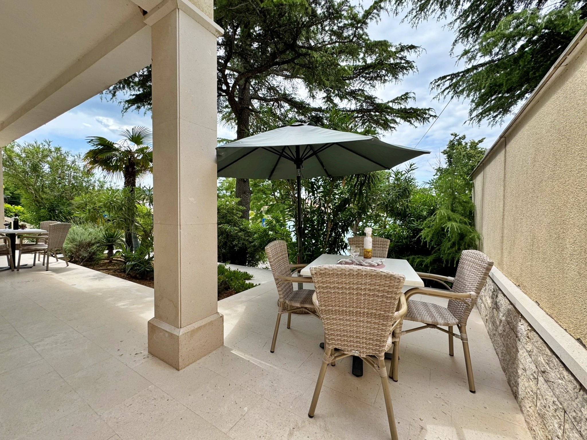 One bedroom apartment near beach Šilo, Krk  A-a