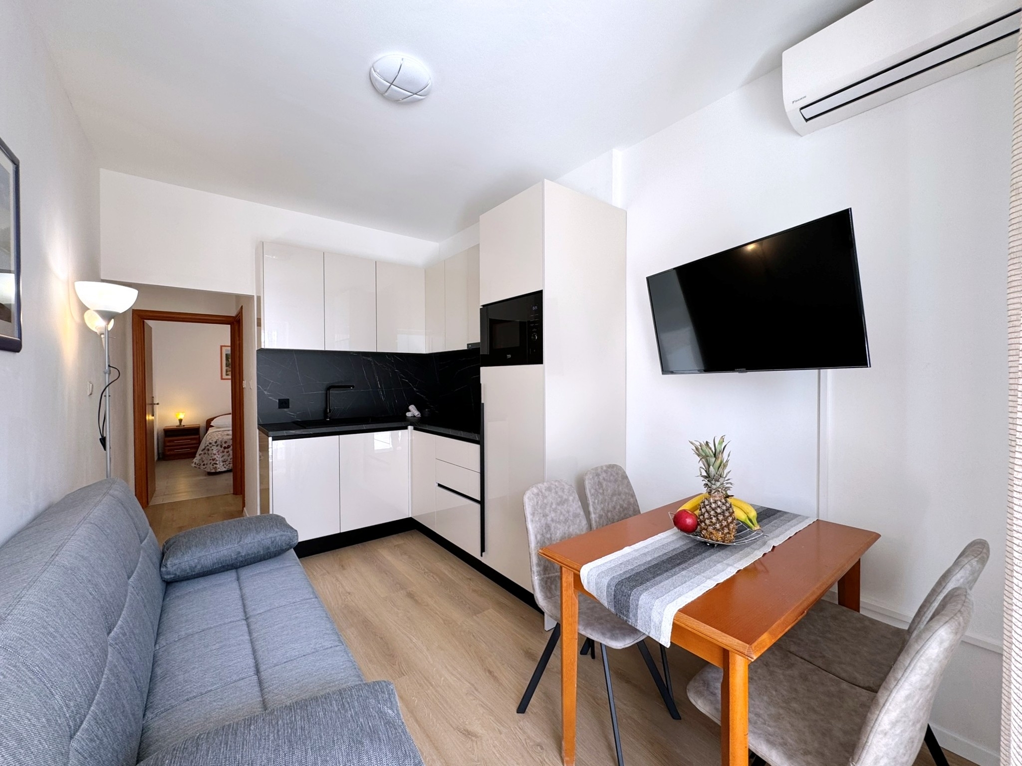 One bedroom apartment near beach Šilo, Krk (A-18704-c)