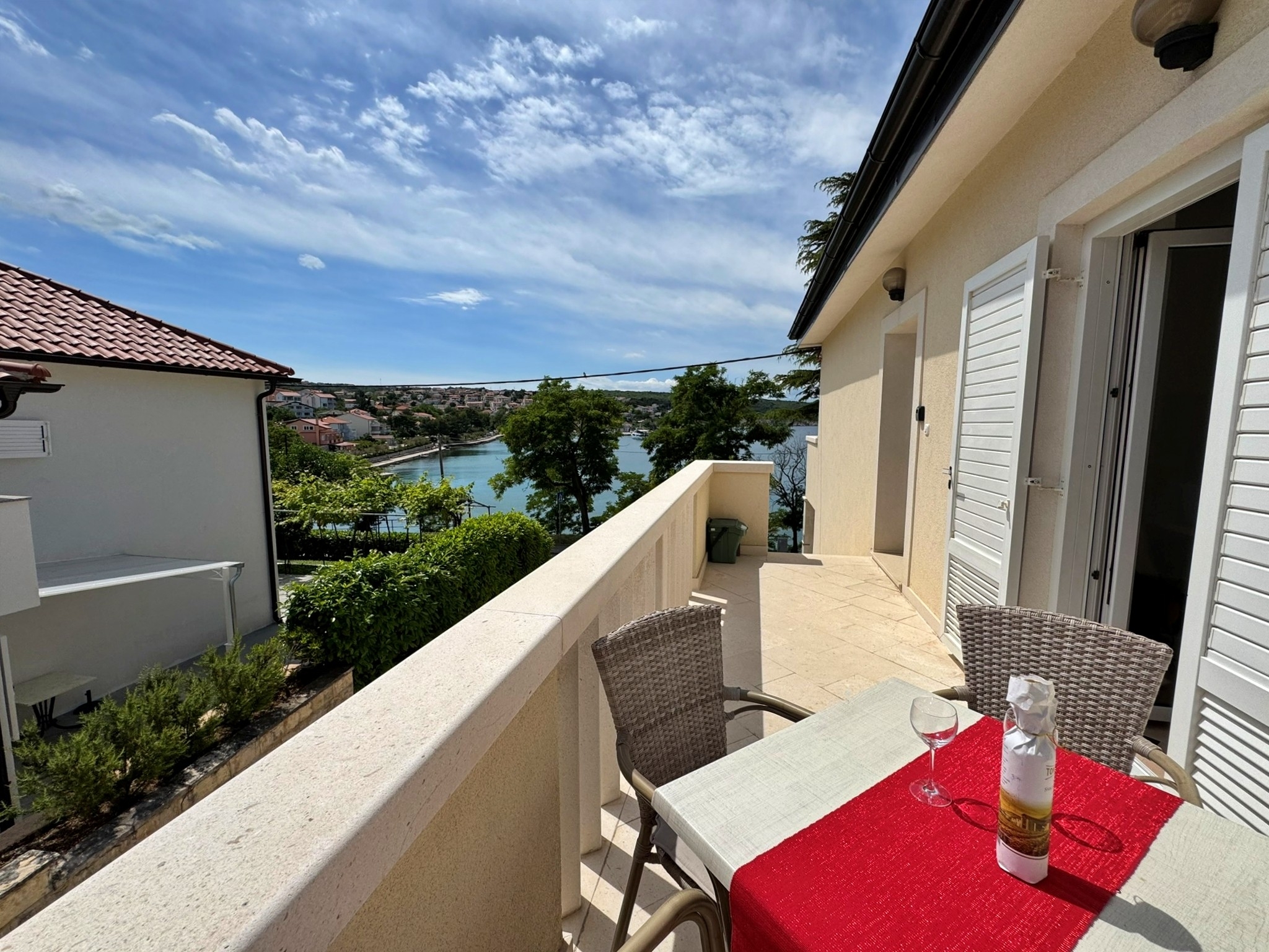 One bedroom apartment near beach Šilo, Krk  A-e